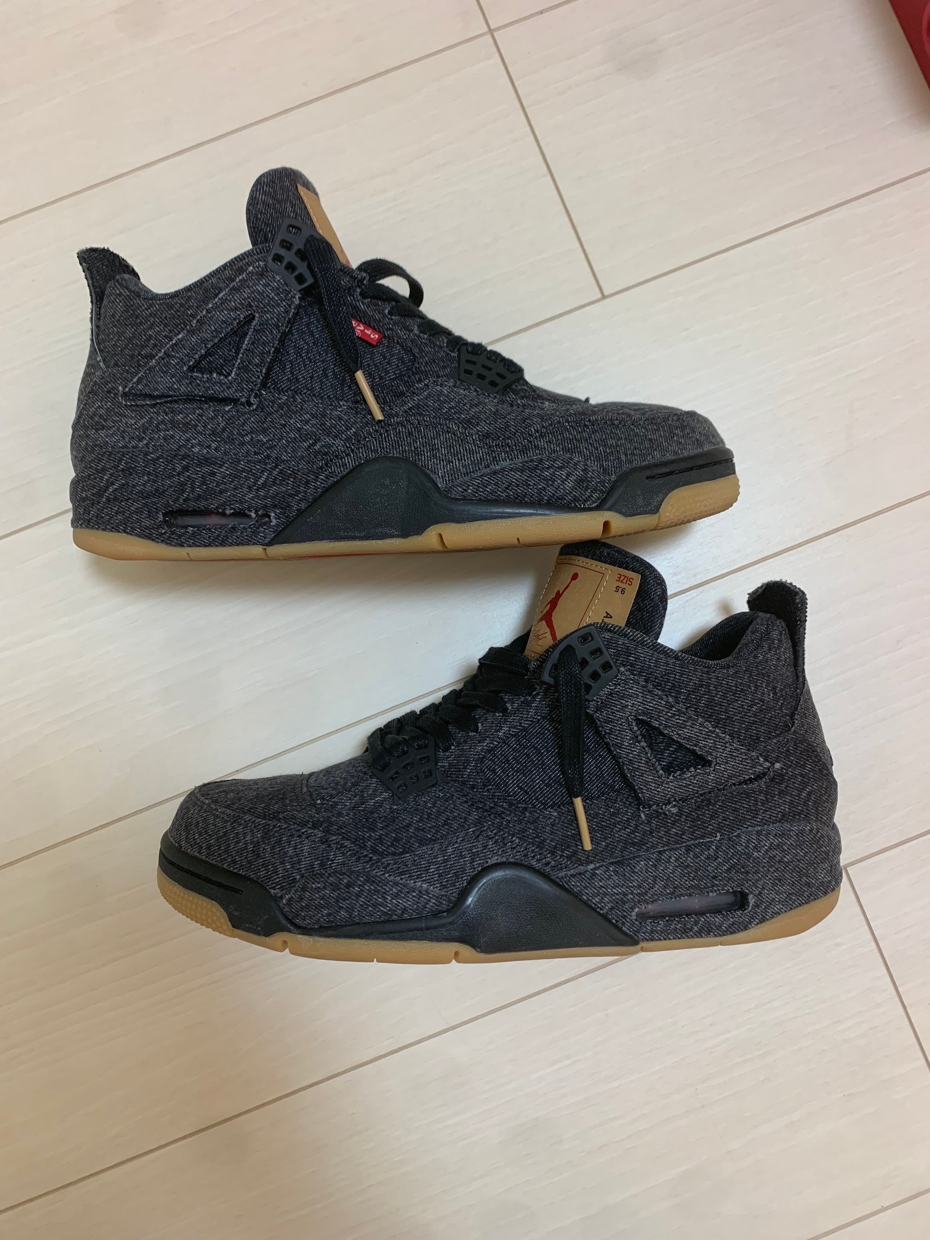 Nike × Levi's Air Jordan 4 "Black Denim" (Tag: LEVIS®)