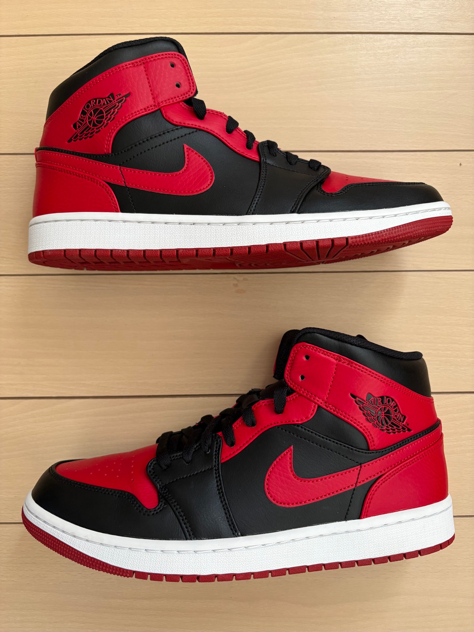 Nike Air Jordan 1 Mid "Bred"