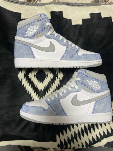 Nike Air Jordan 1 High OG "Hyper Royal"