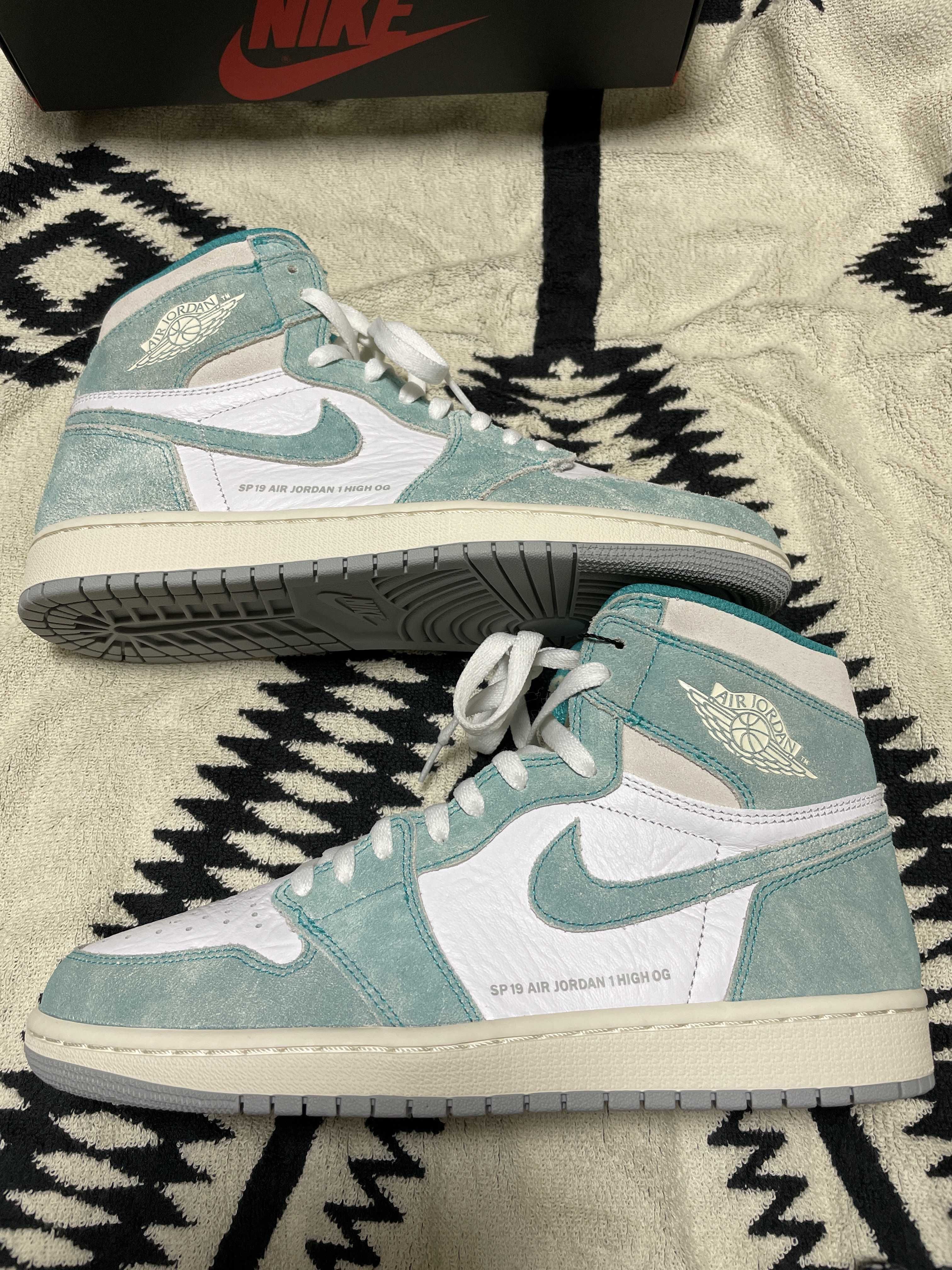 Nike Air Jordan 1 Retro High OG "Turbo Green"