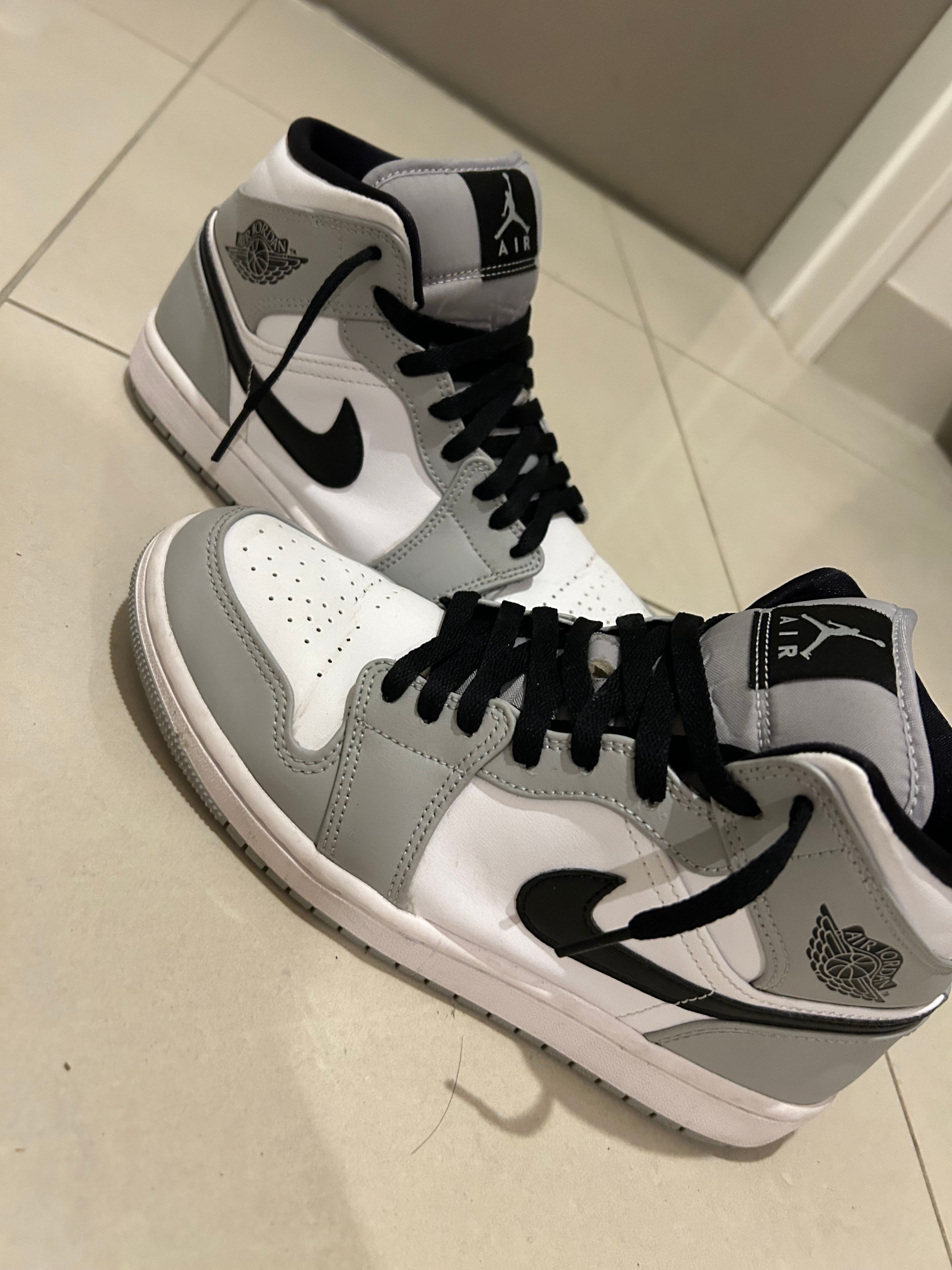 Nike Air Jordan 1 Mid "Light Smoke Grey/White/Black"