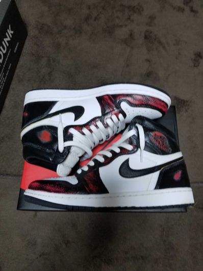 Nike Air Jordan 1 High OG "Light Fusion Red"