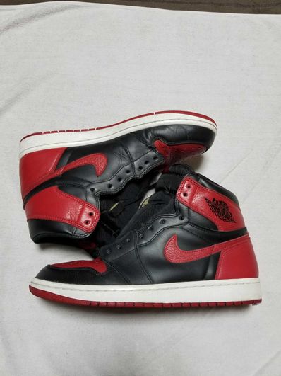Nike Air Jordan 1 Retro High OG "Bred/Banned" (2016)