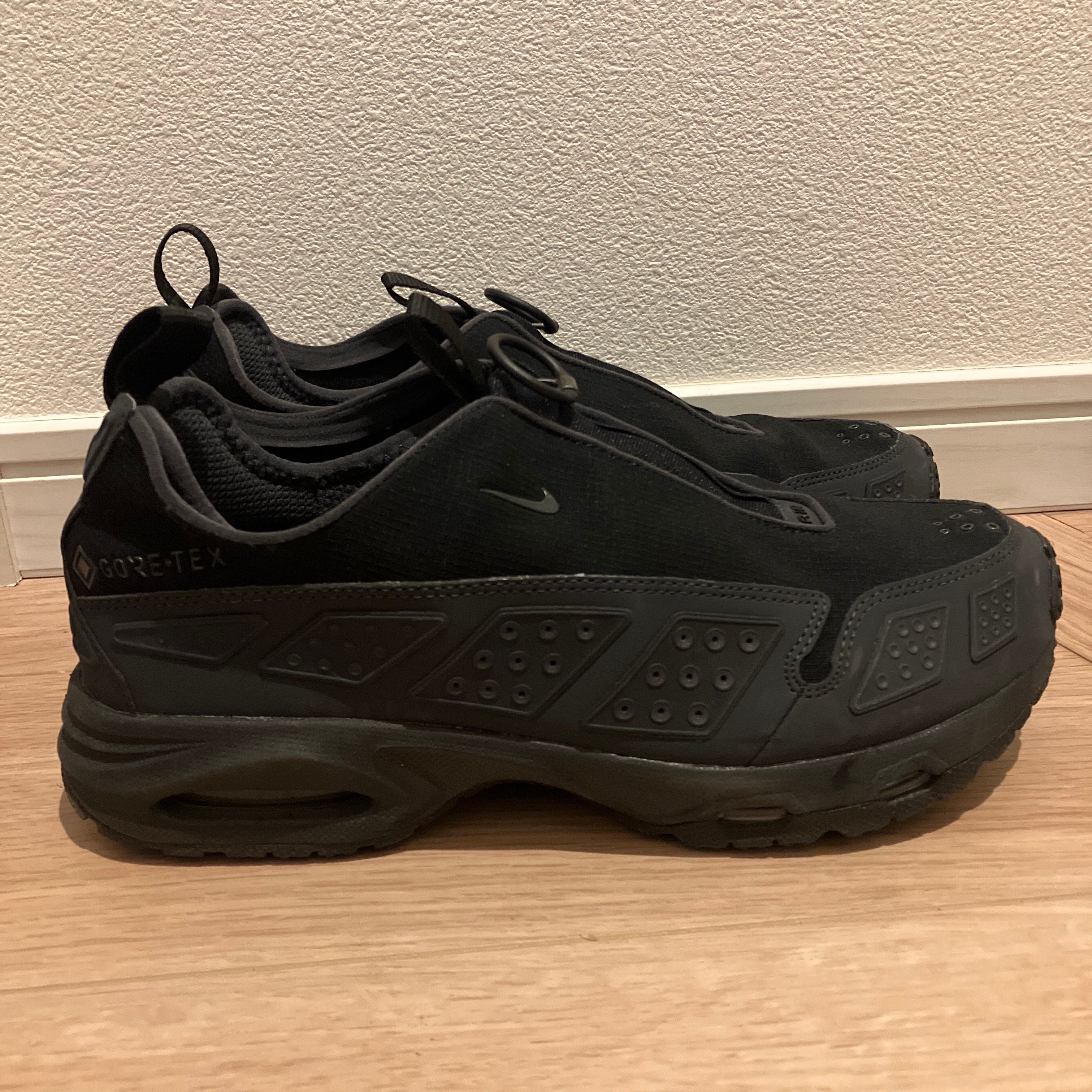 Nike Women's Air Max SNDR GORE-TEX "Black and Dark Smoke Grey"