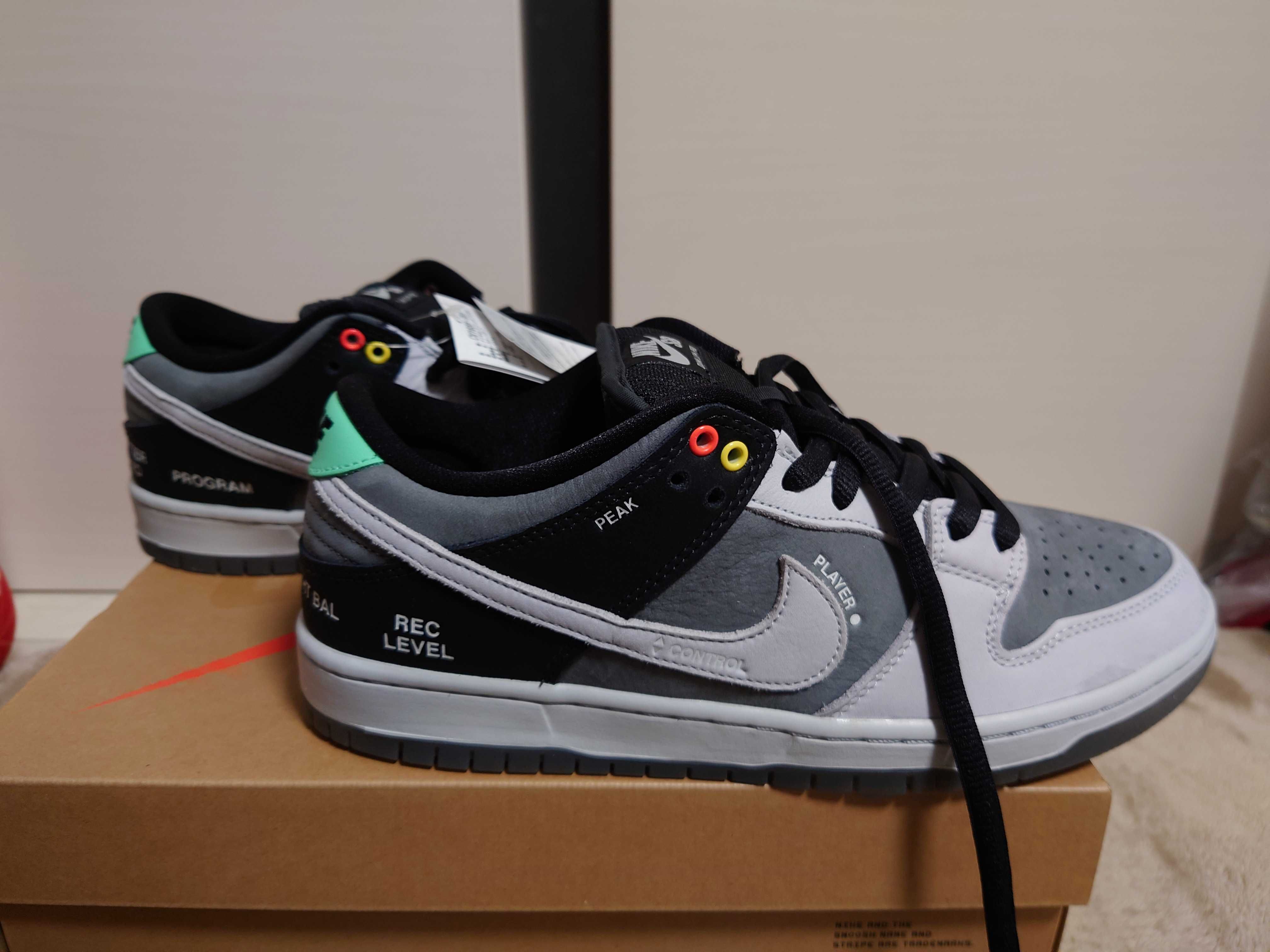 Nike SB Dunk Low Pro "VX1000 Camcorder"