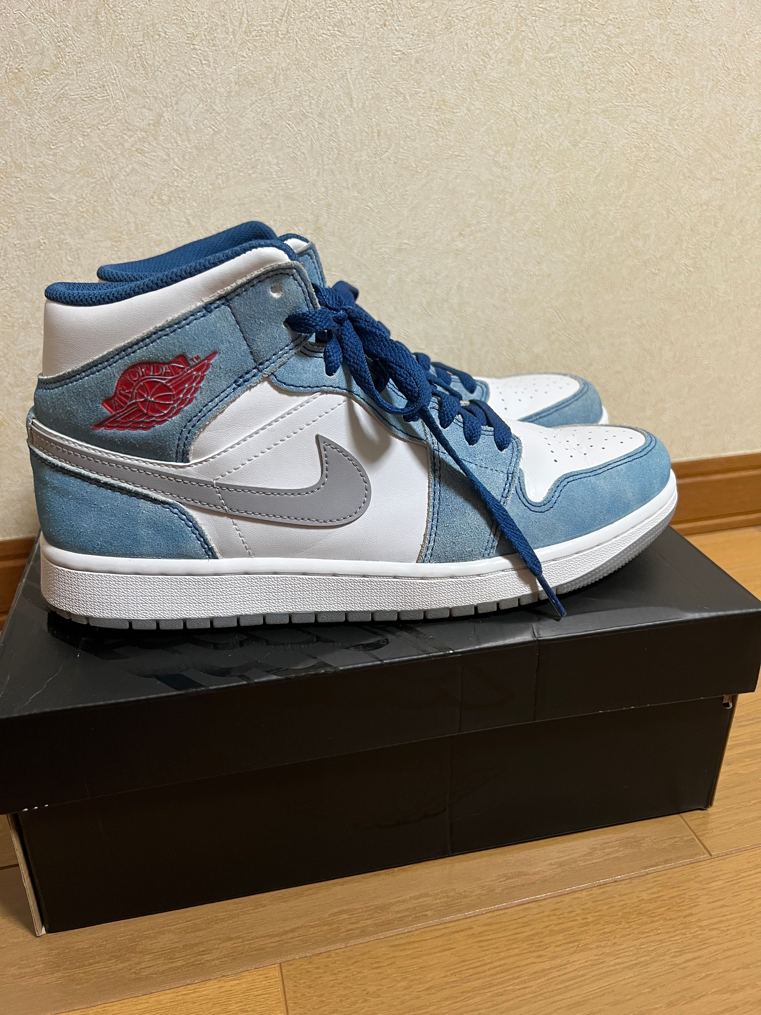 Nike Air Jordan 1 Mid SE "White/Hyper Royal/Red"