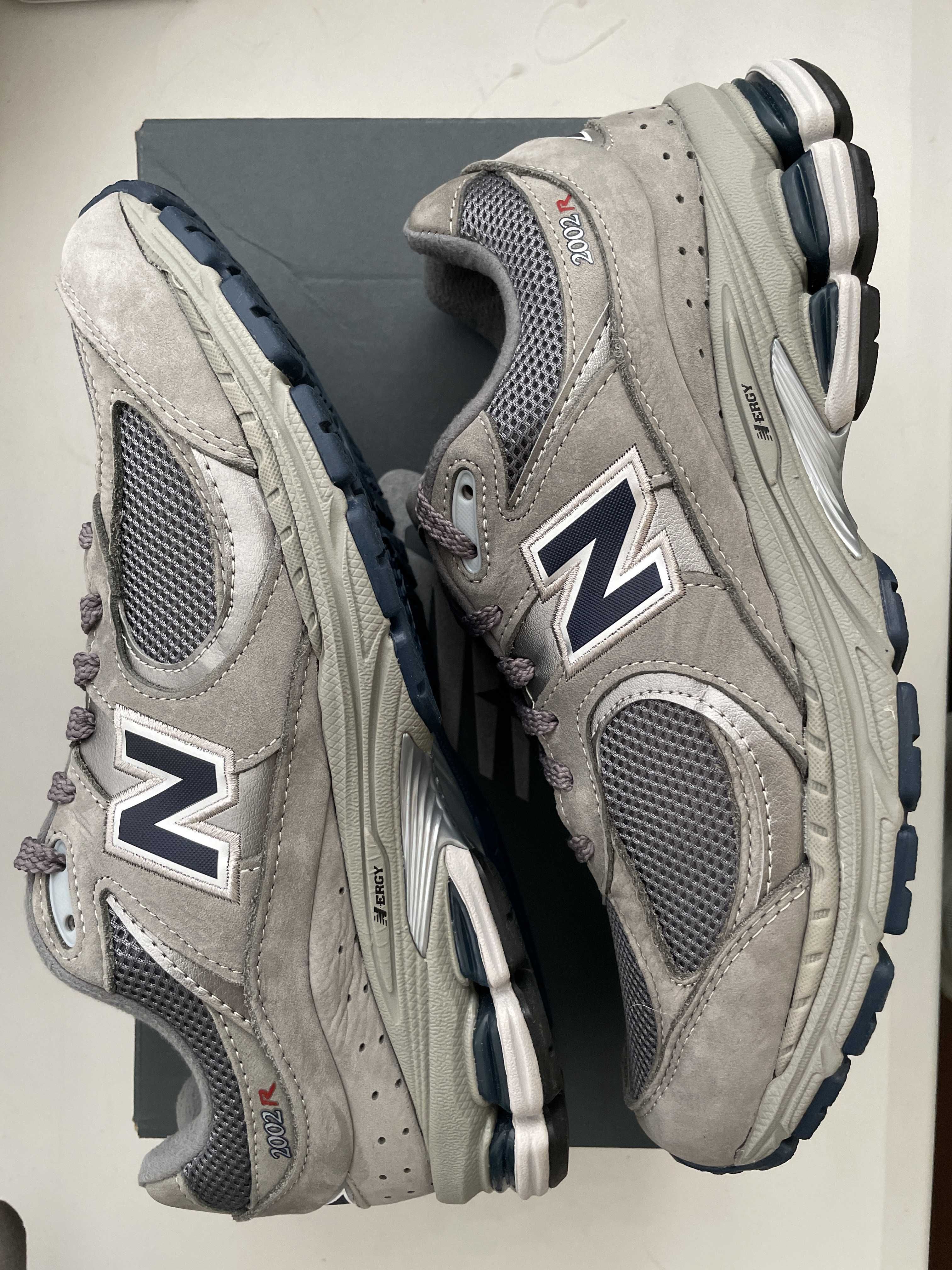 New Balance 2002R "Gray"