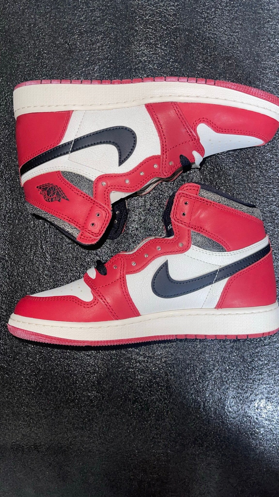 Nike GS Air Jordan 1 High OG "Lost & Found/Chicago"