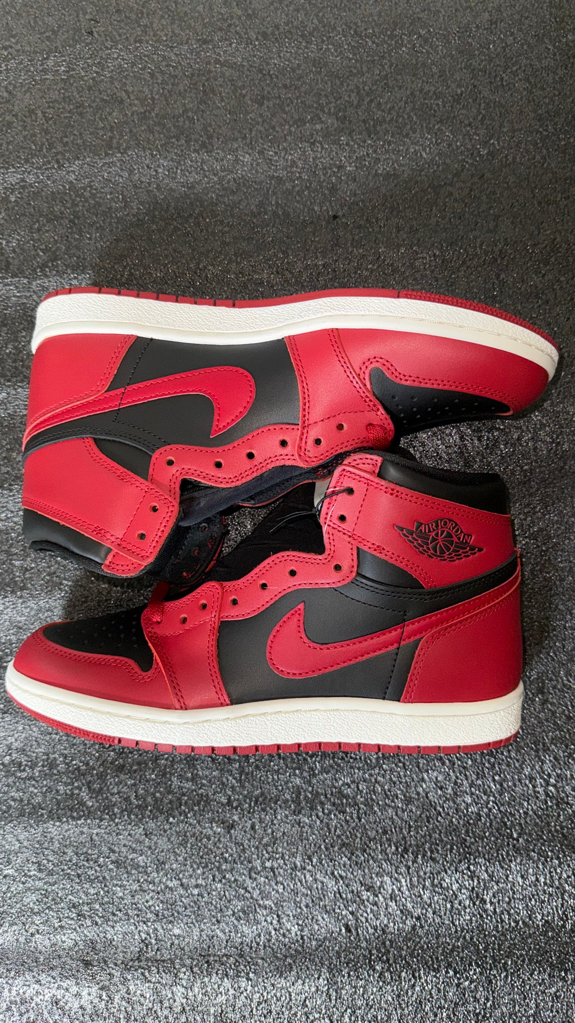 Nike Air Jordan 1 High ’85 "Varsity Red"