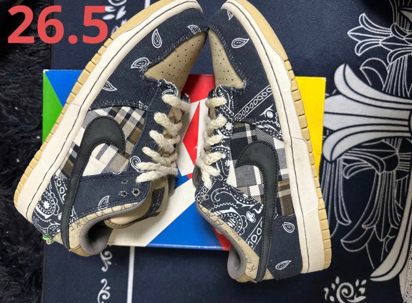 Travis Scott × Nike SB Dunk Low "Black/Parachute Beige"