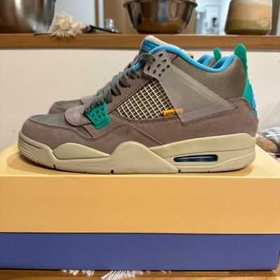 UNION × NIKE AIR JORDAN 4 SP "TAUPE HAZE"