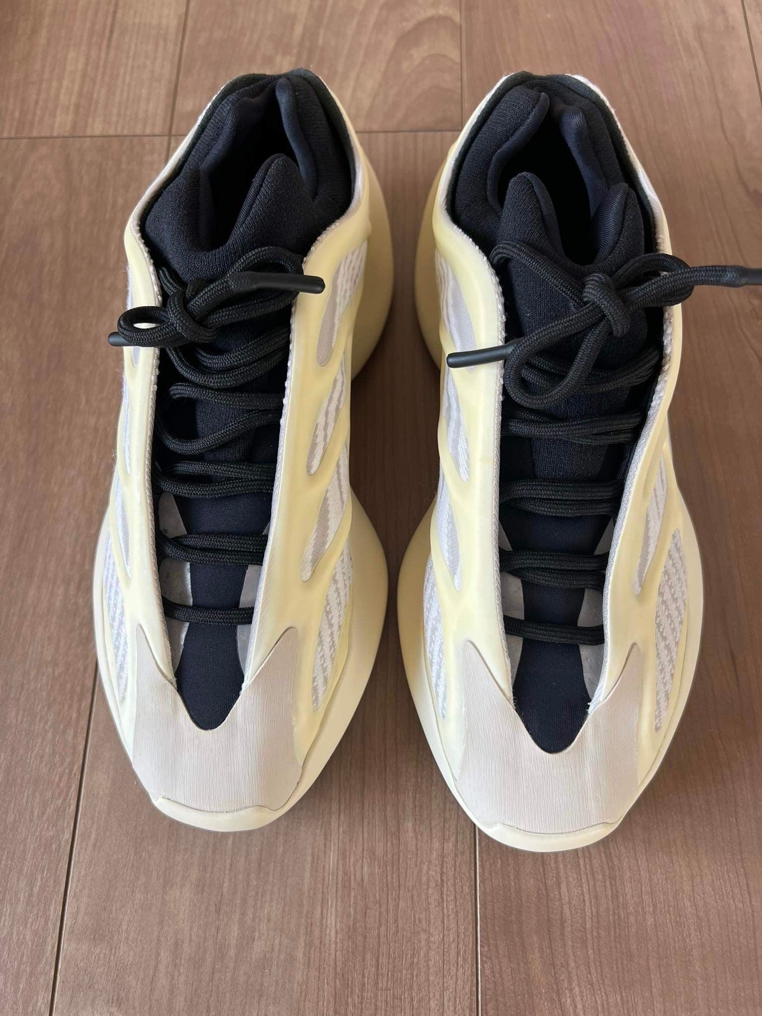adidas YEEZY 700V3 "Azael"