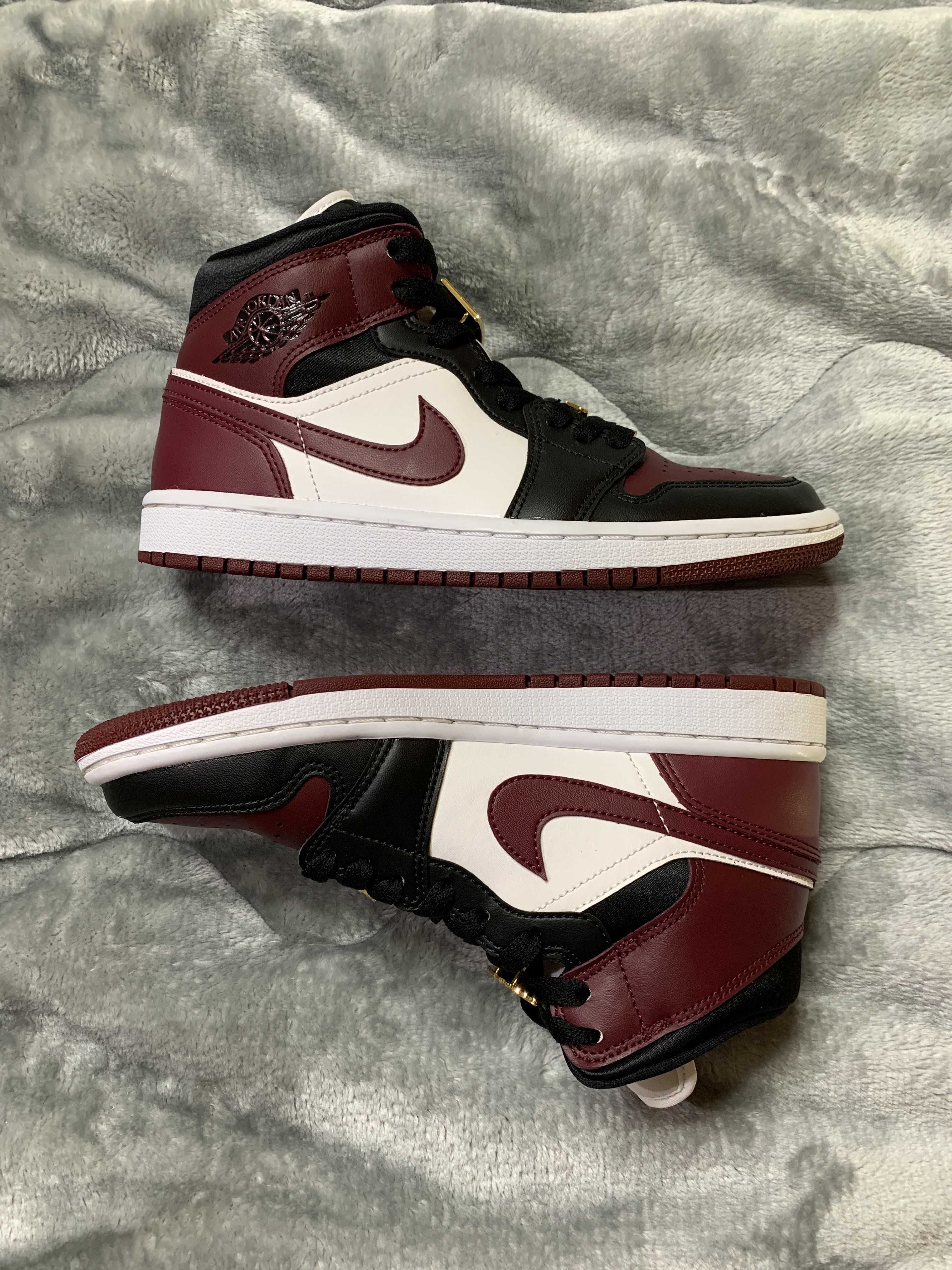 NIKE Women's AIR JORDAN 1 MID "DARK BEETROOT"