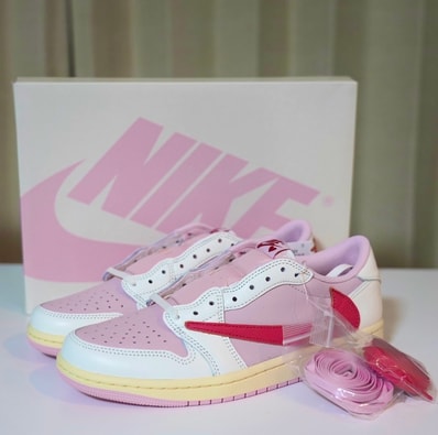 Travis Scott × Nike Air Jordan 1 Retro Low OG "Sail/Tropical Pink"