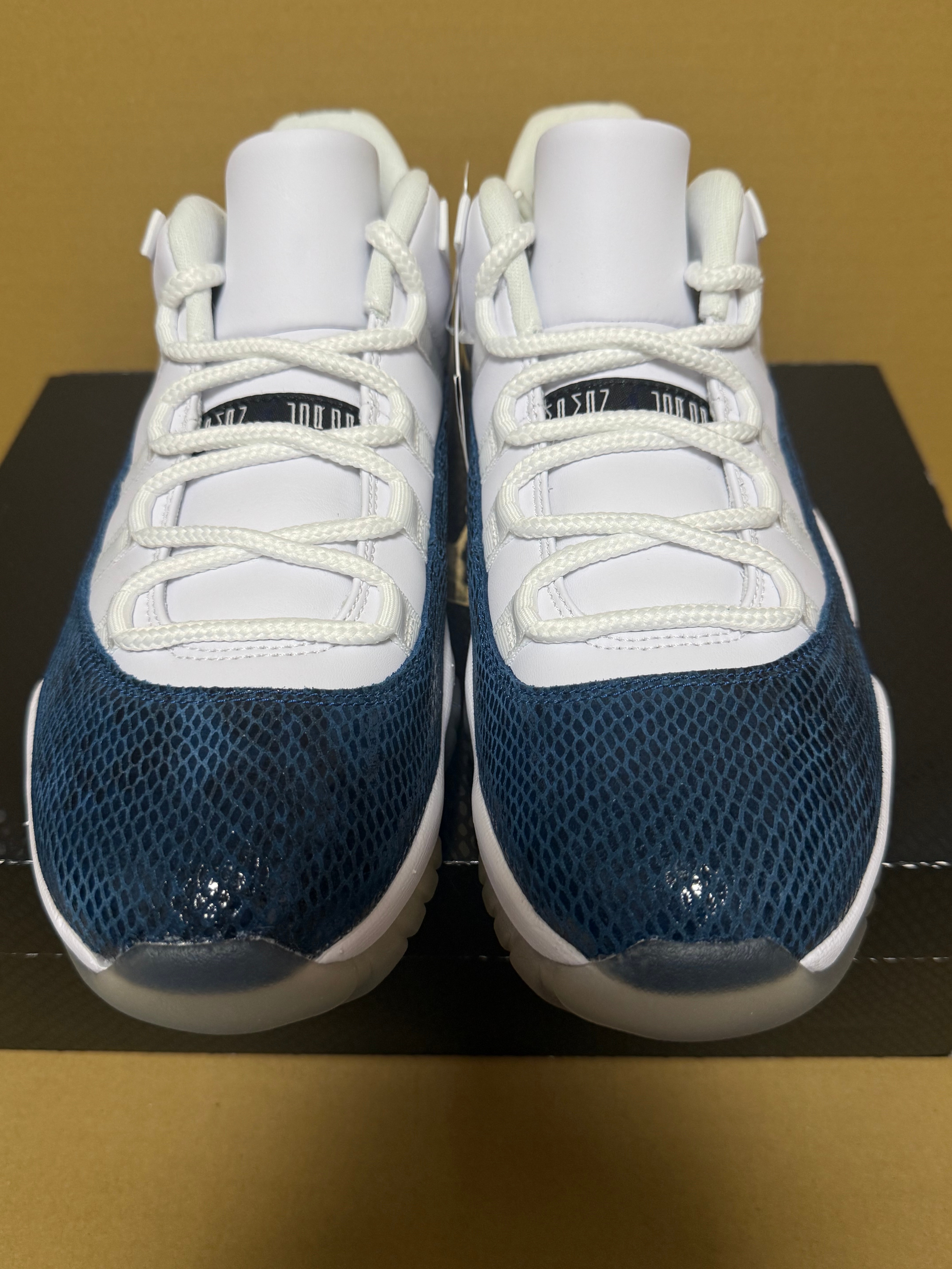 AIR JORDAN 11 LOW "SNAKESKIN"