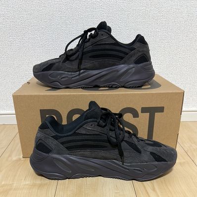 adidas YEEZY BOOST 700 V2 "Vanta"