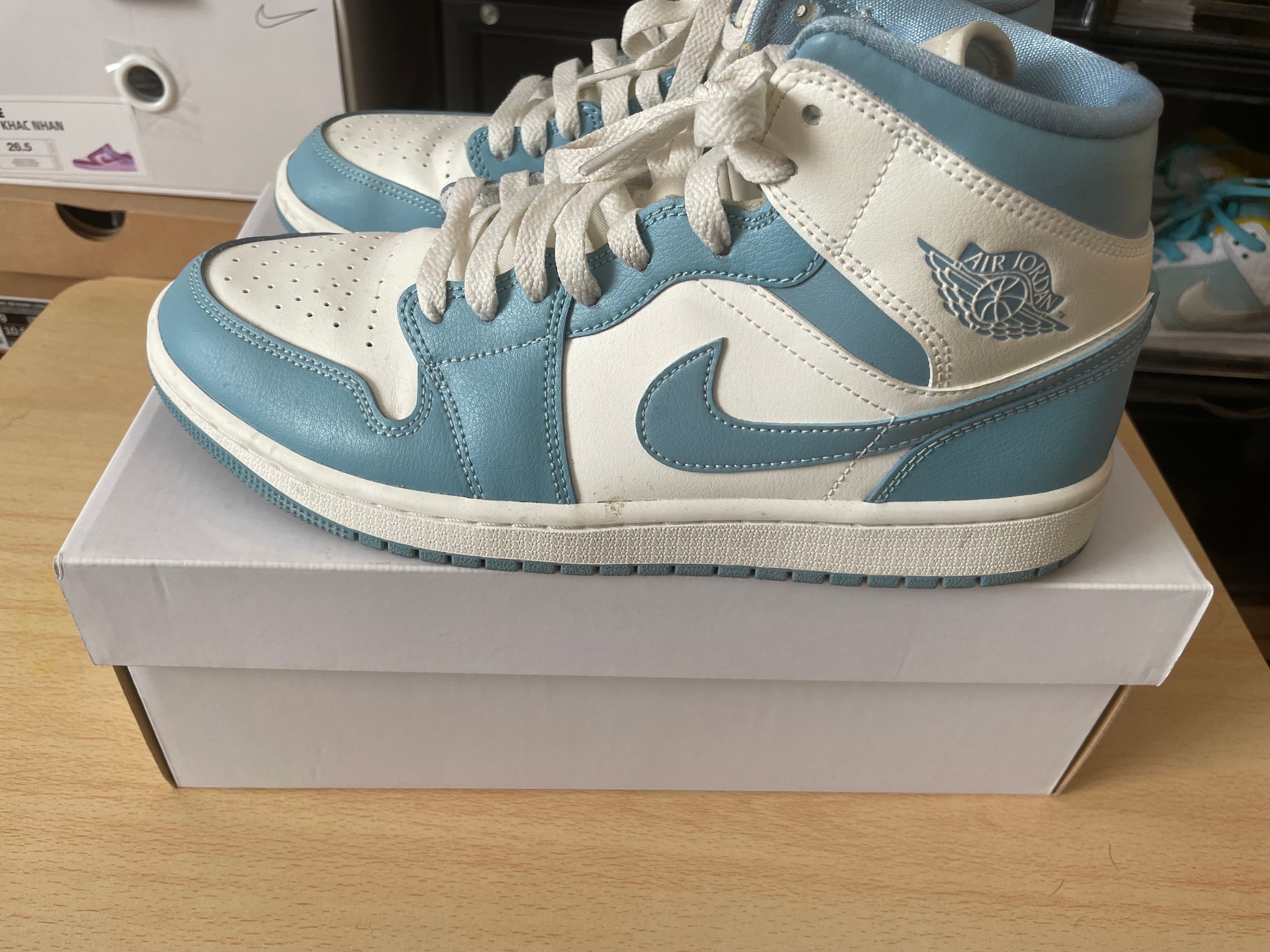 Nike Women's Air Jordan 1 Mid "University Blue"