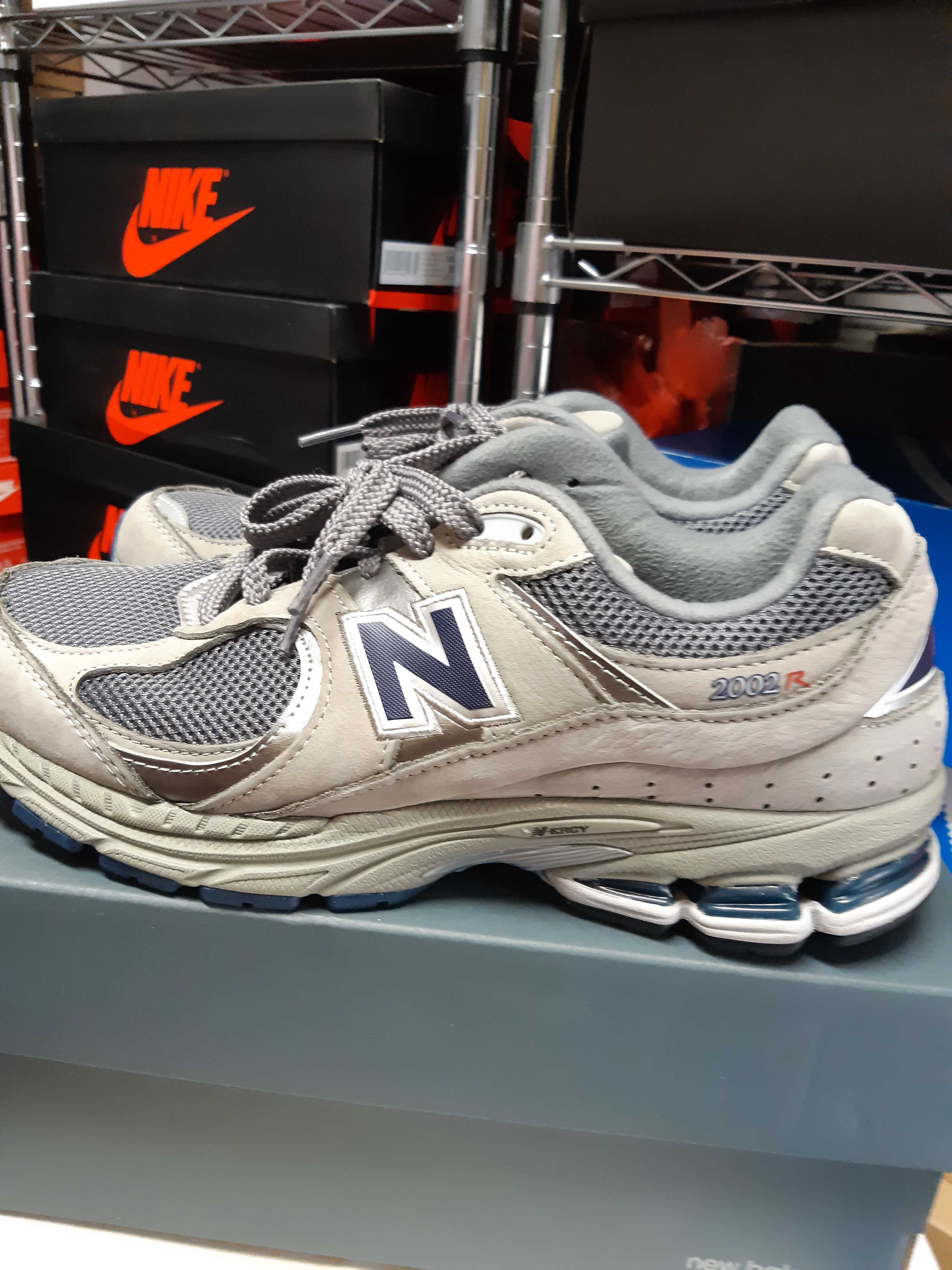 New Balance 2002R "Gray"