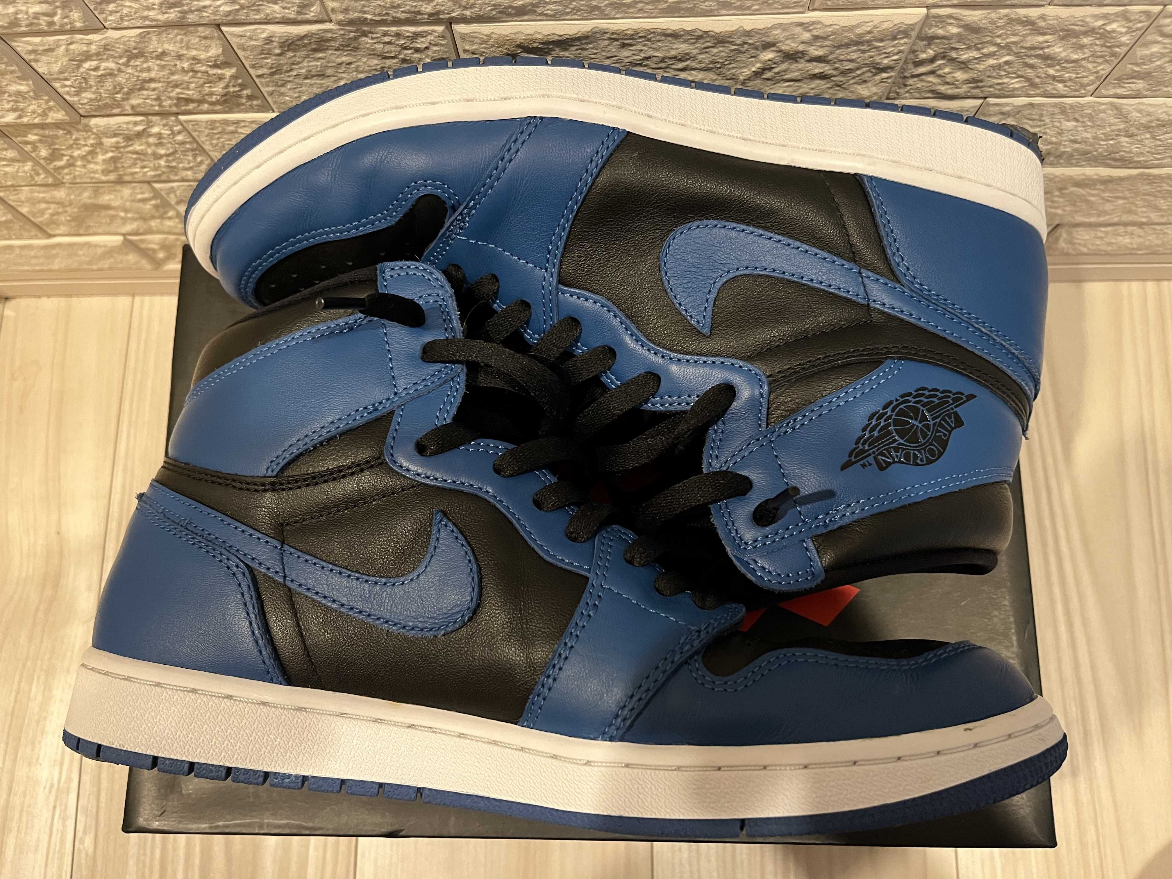 Nike Air Jordan 1 Retro High OG "Dark Marina Blue"