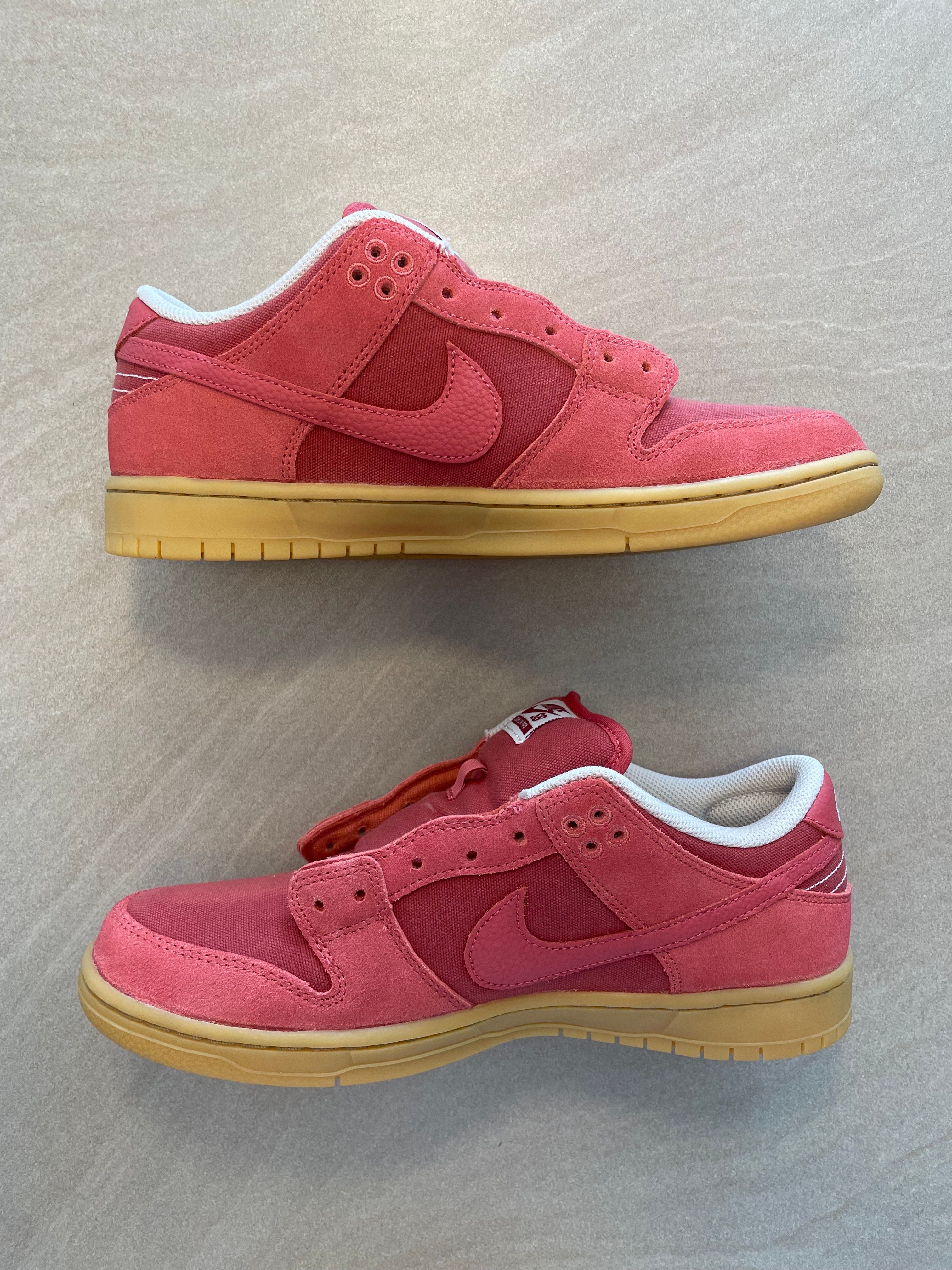 Nike SB Dunk Low "Adobe"