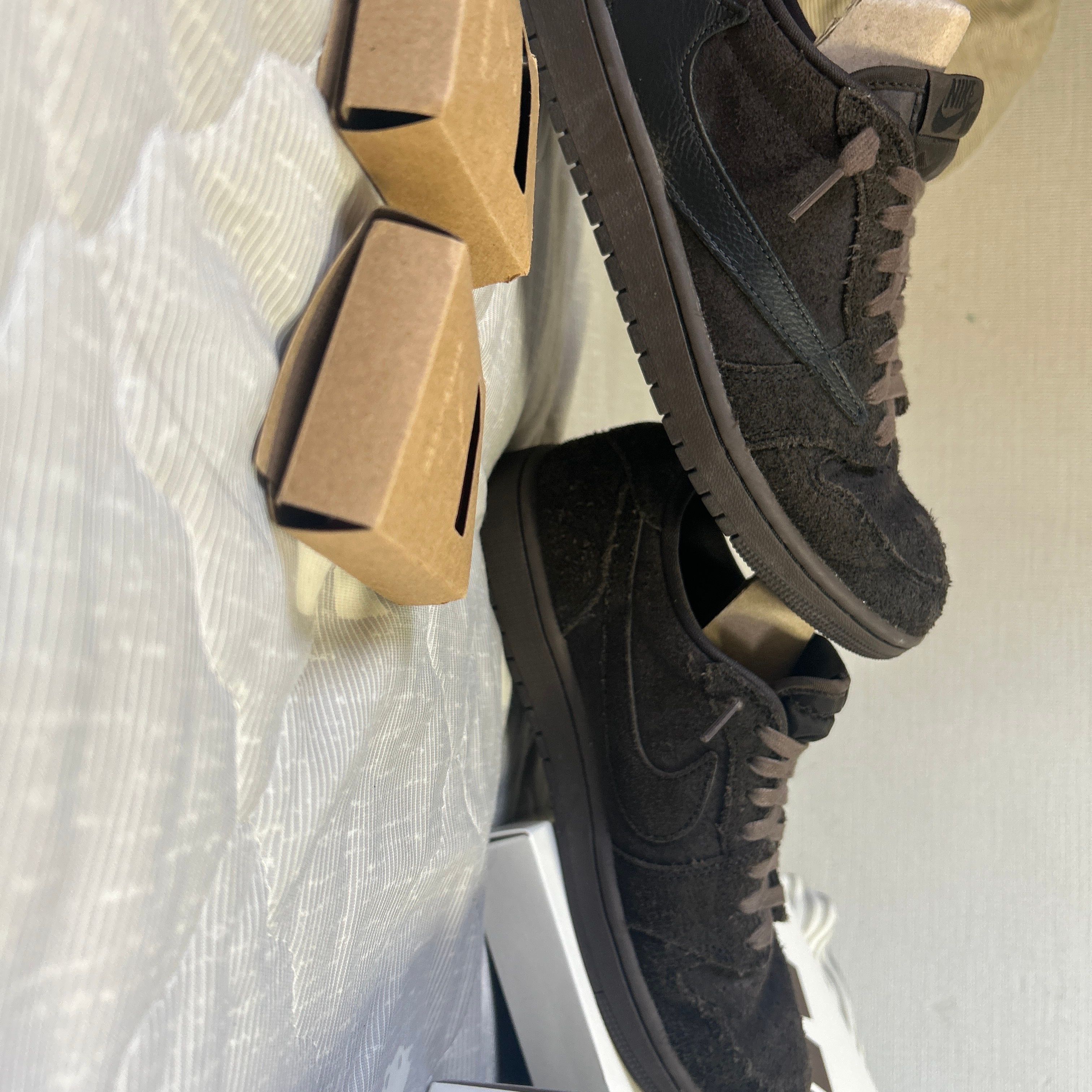 Travis Scott × Nike Air Jordan 1 Low OG SP "Velvet Brown and Dark Mocha"