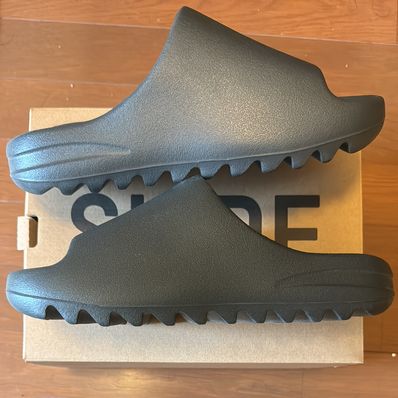 adidas YEEZY Slide "Dark Onyx"