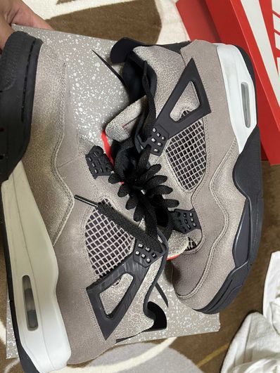 Nike Air Jordan 4 "Taupe Haze"