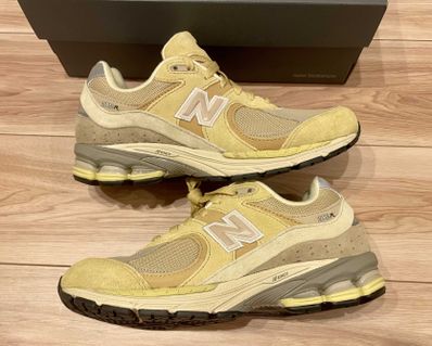 AURALEE × New Balance 2002R "Yellow/Beige"