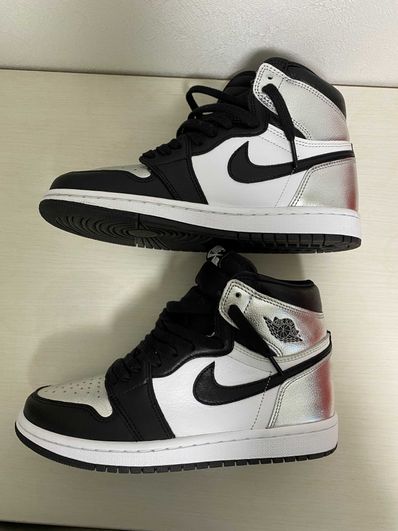 Nike Women's Air Jordan 1 Retro High OG "Silver Toe"