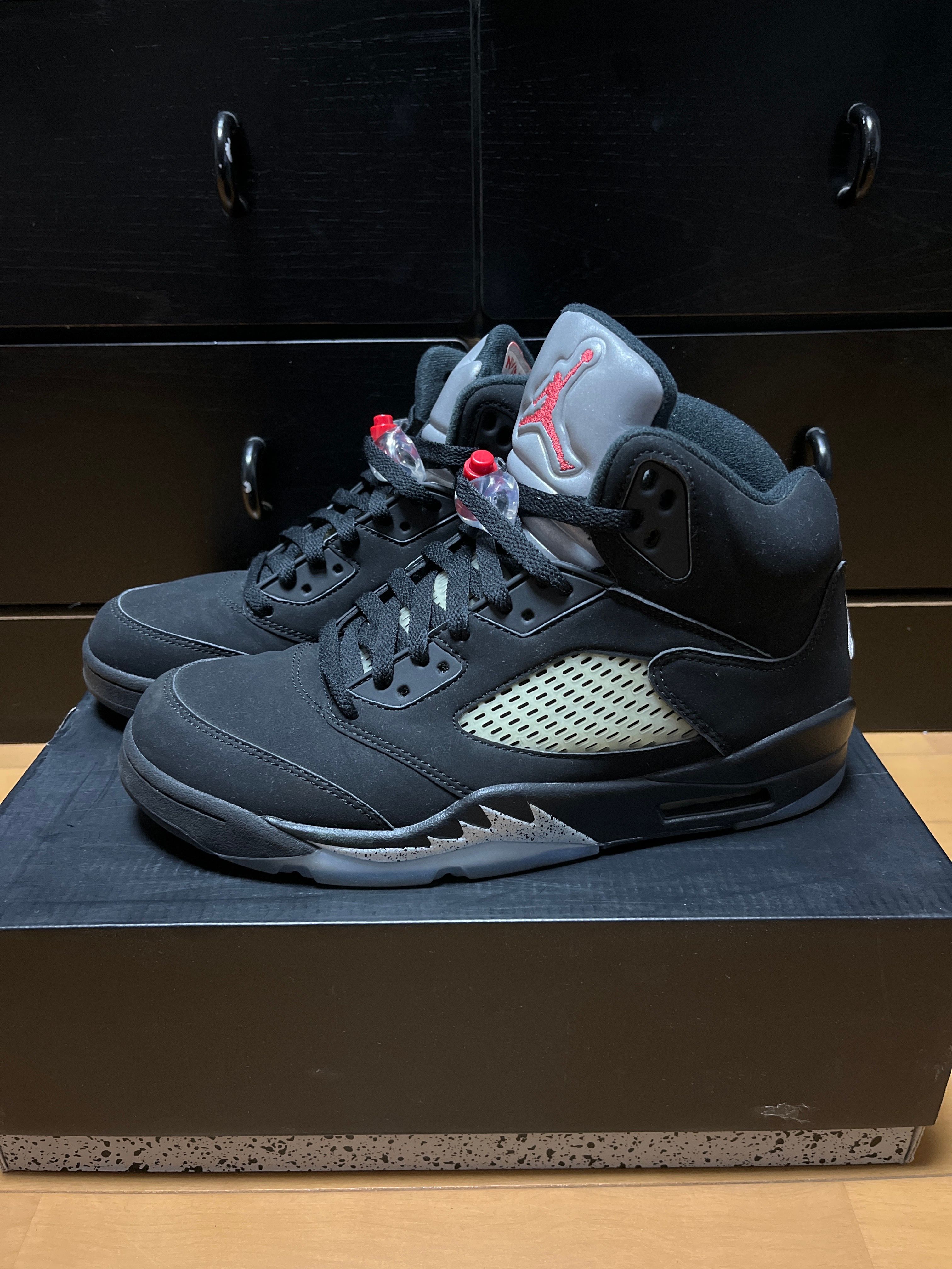 Nike Air Jordan 5 Retro OG "Black/Fire Red/Metallic Silver/White" (2016)