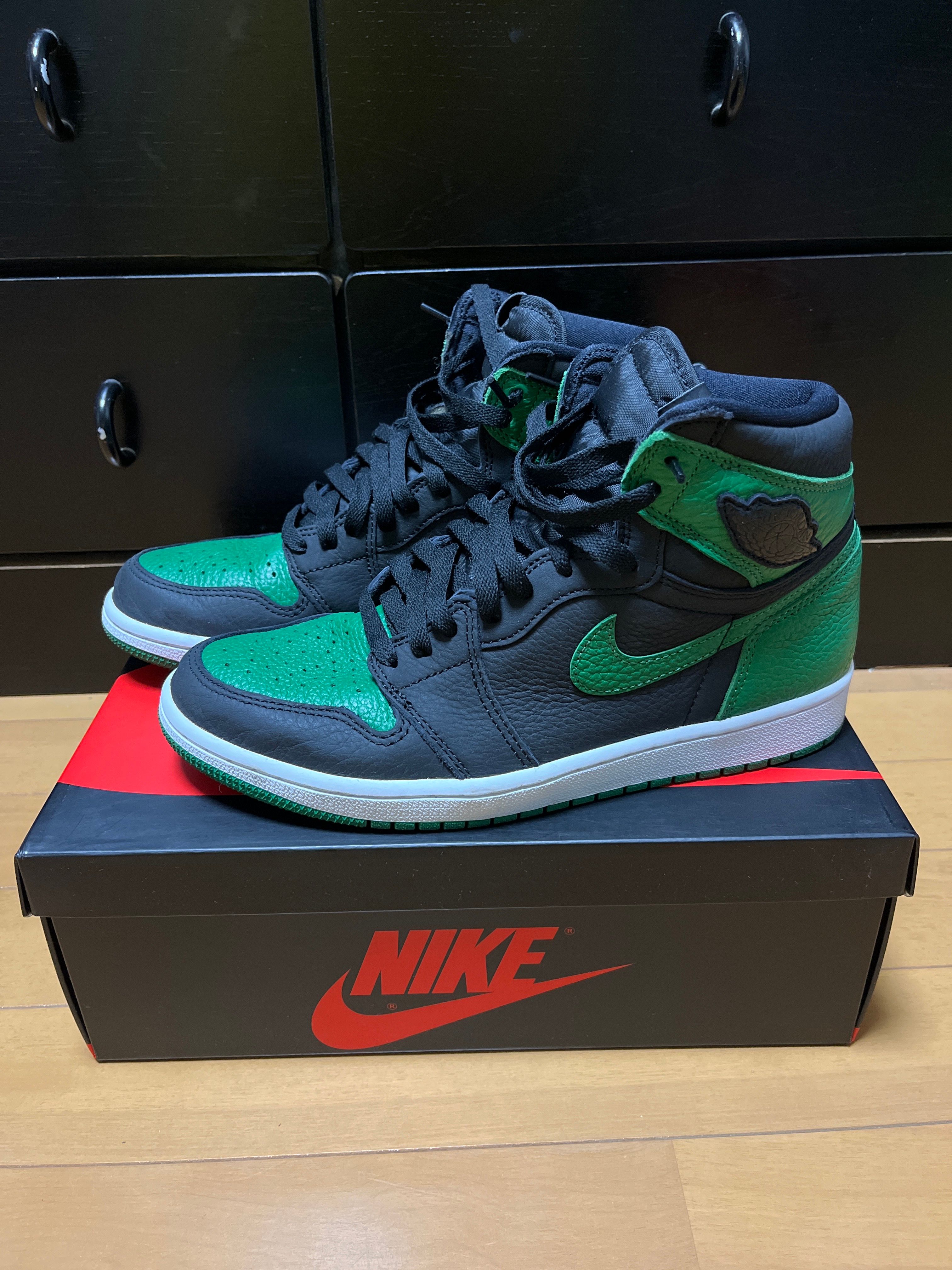 Nike Air Jordan 1 Retro High OG "Black/Pine Green" (2020)      