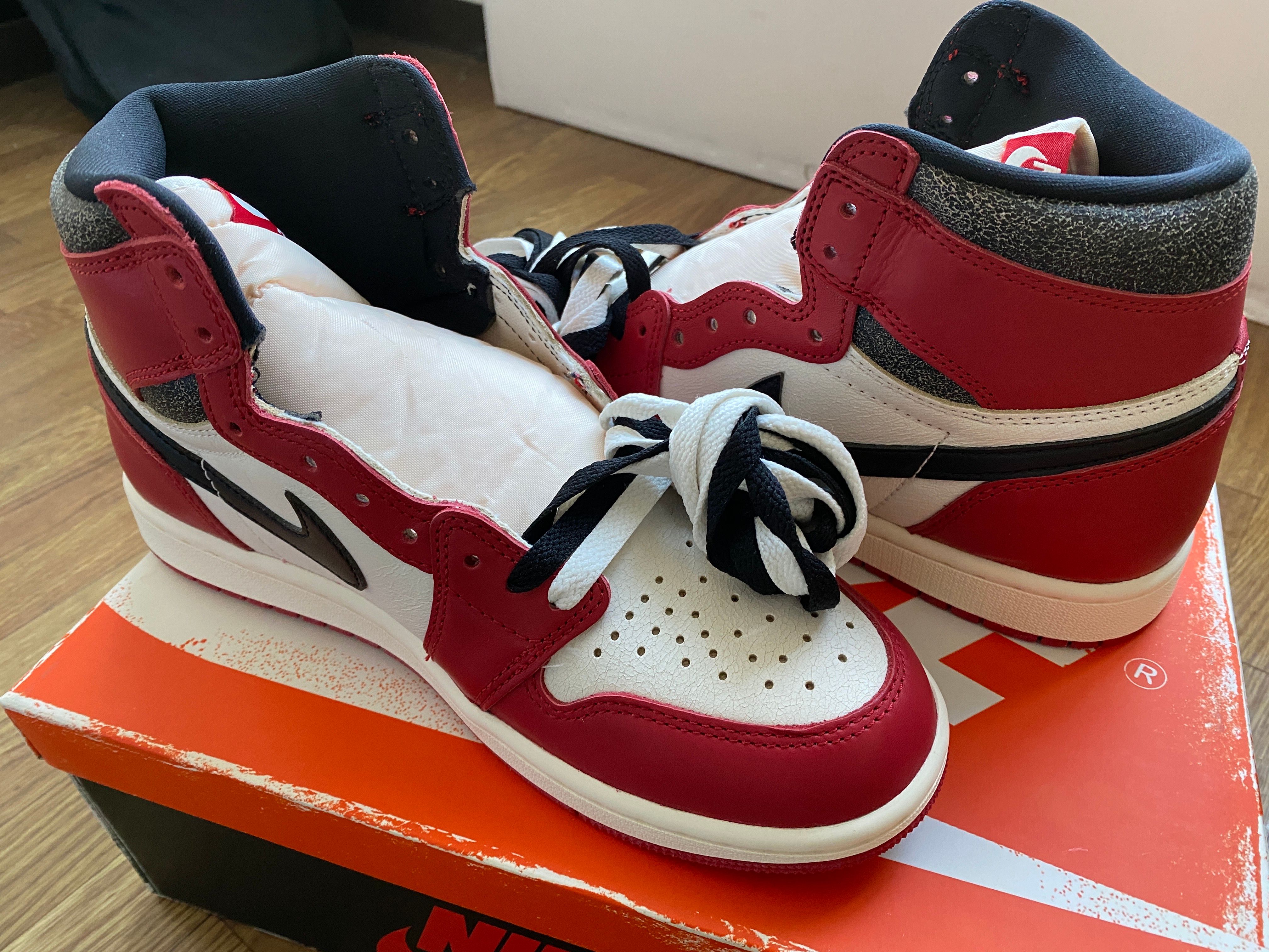 Nike Air Jordan 1 High OG "Lost & Found/Chicago"