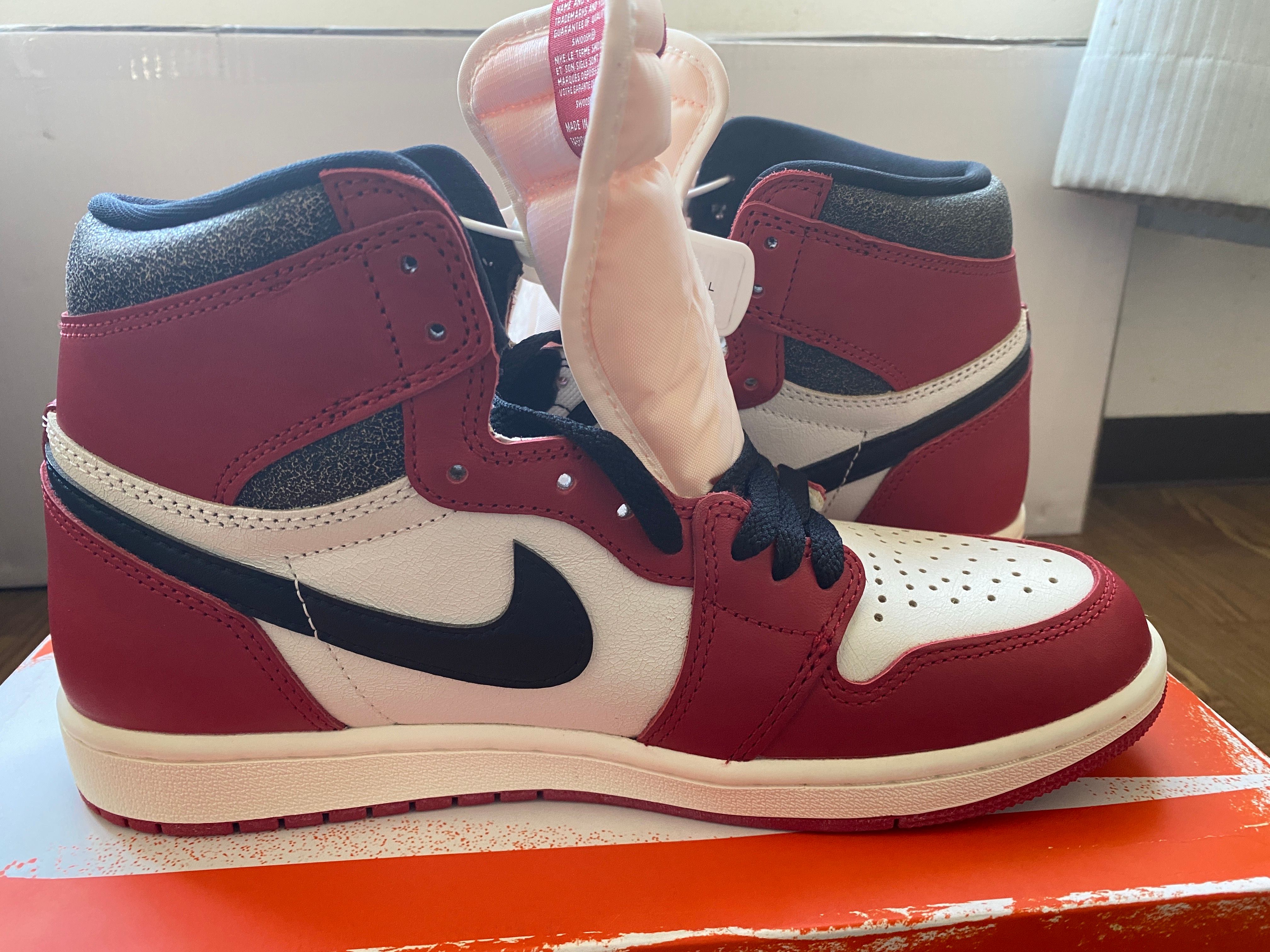 Nike Air Jordan 1 High OG "Lost & Found/Chicago"