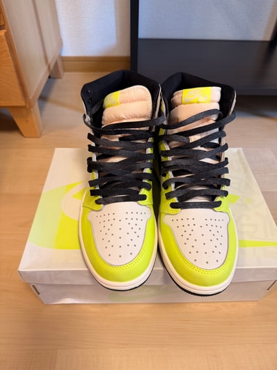 Nike Air Jordan 1 High OG "Volt/Visionaire"