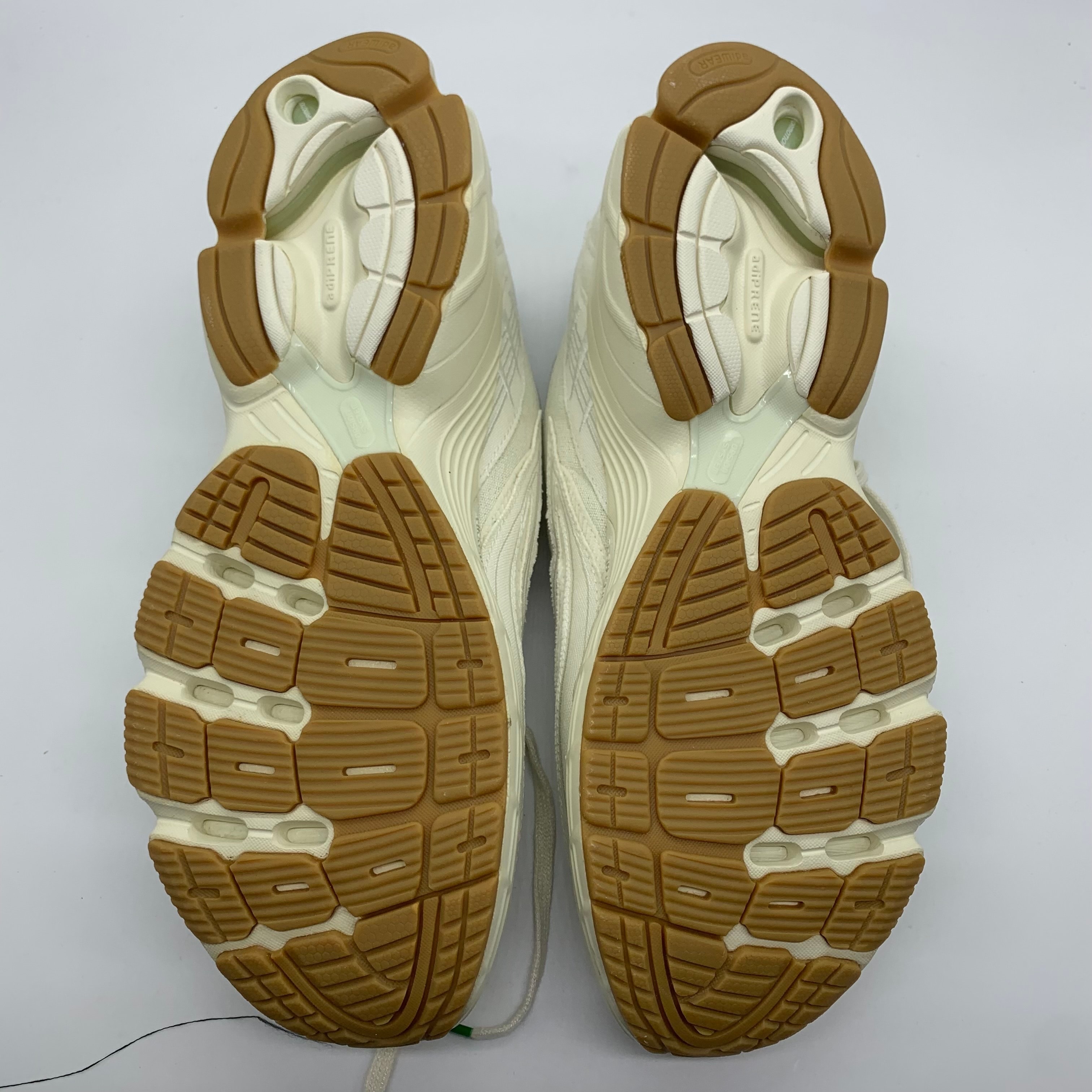 ショーン・ウェザースプーン × アディダス オーケトロ "オフホワイト"