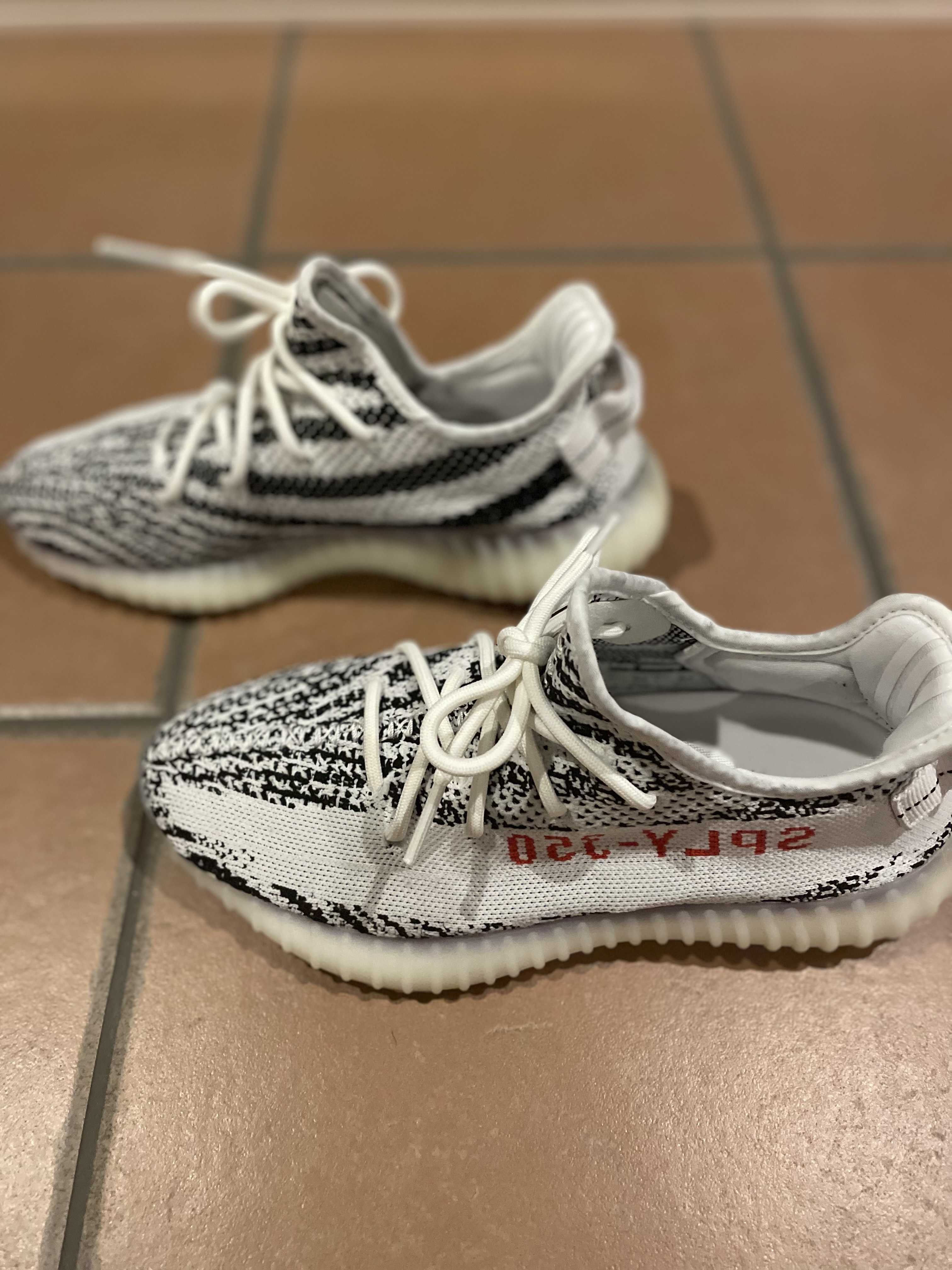 adidas YEEZY Boost 350 V2 "Zebra"
