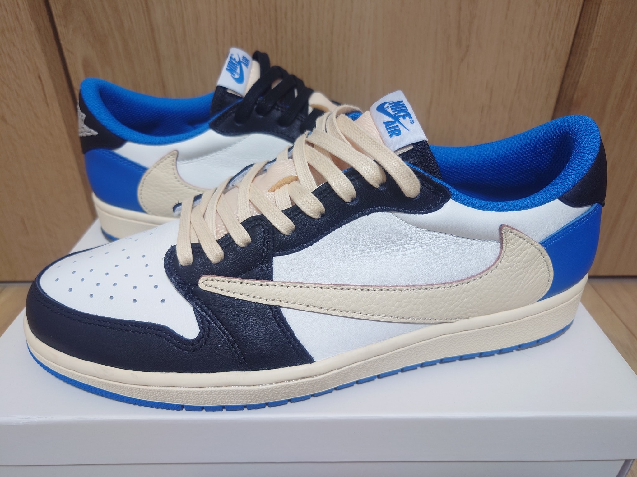 Travis Scott × fragment design × Nike Air Jordan 1 Low OG SP "Military Blue"