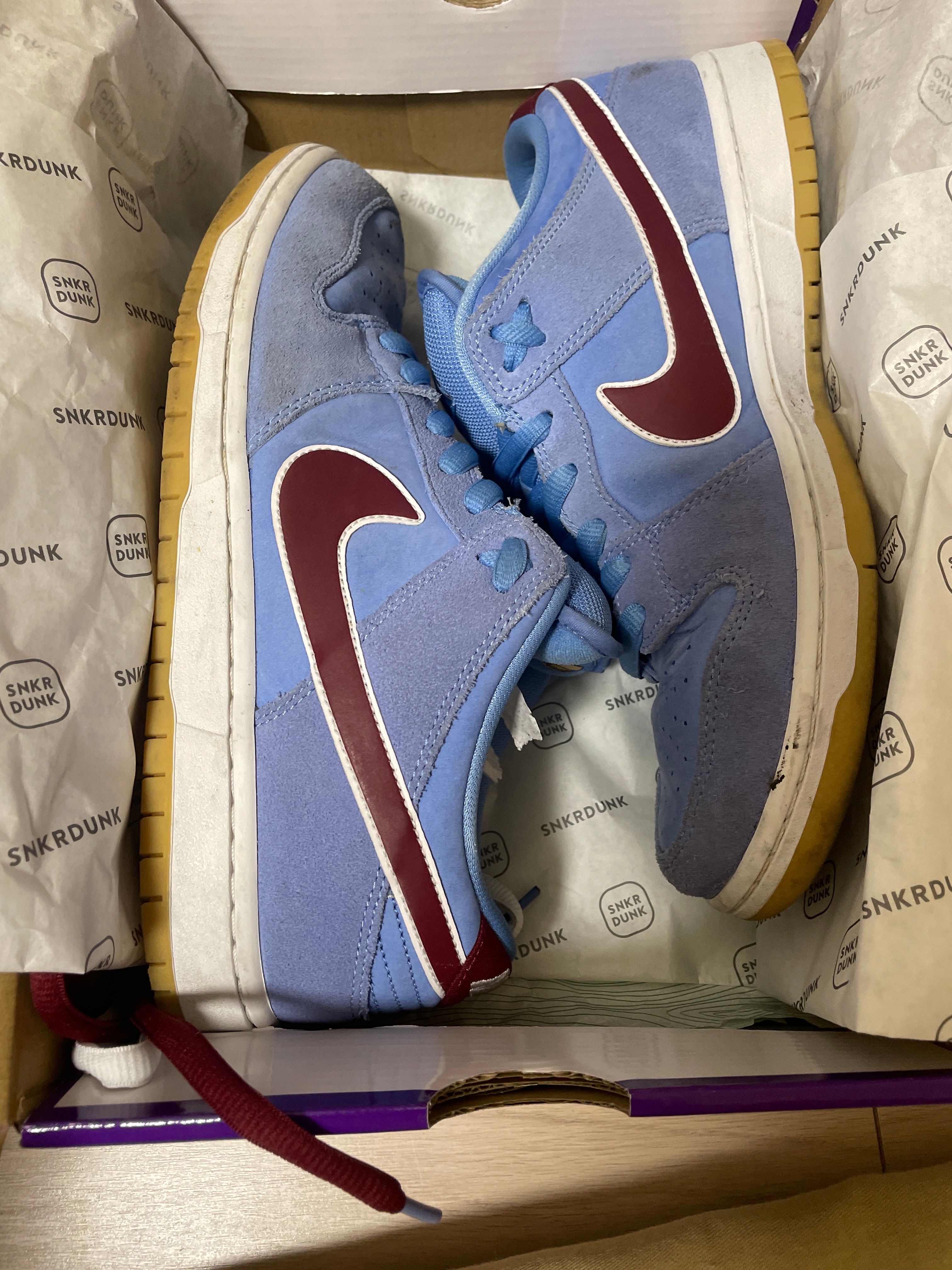 Nike SB Dunk Low Pro "Philadelphia Phillies/Valor Blue and Team Maroon"