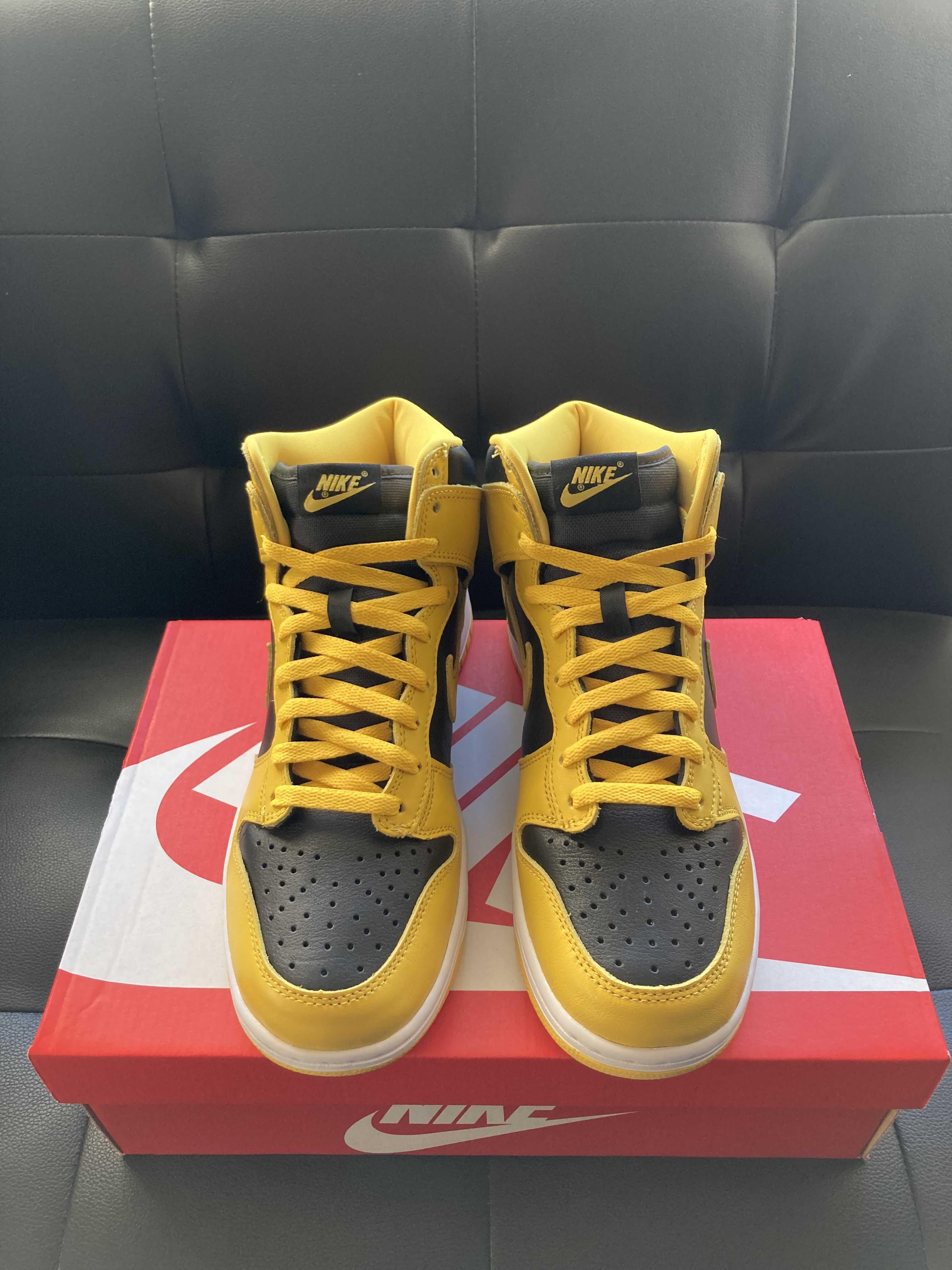 Nike Dunk High "Black/Varsity Maize"
