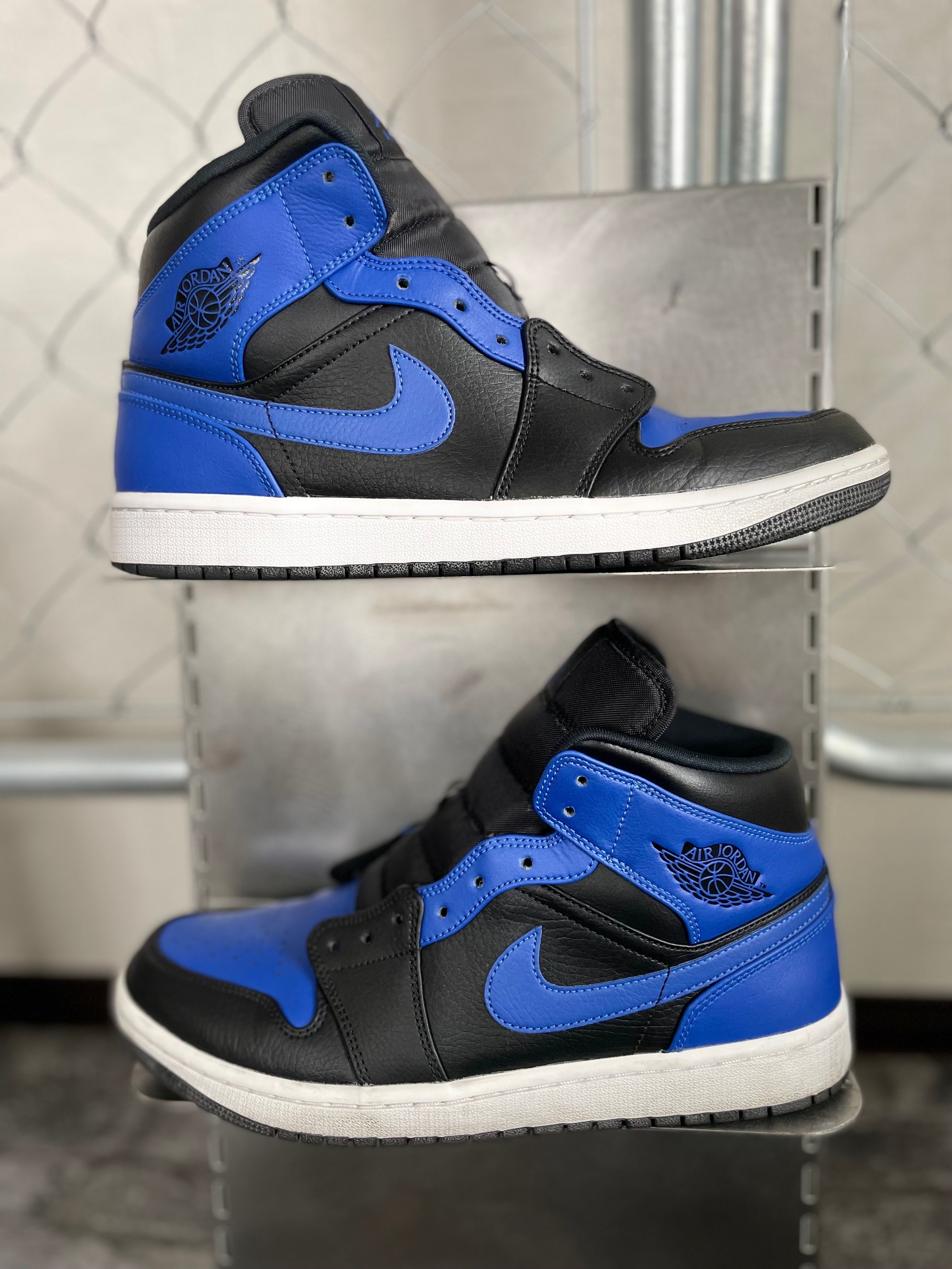Nike Air Jordan 1 Mid "Hyper Royal"