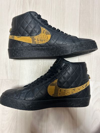 Supreme × Nike SB Blazer Mid "Black"