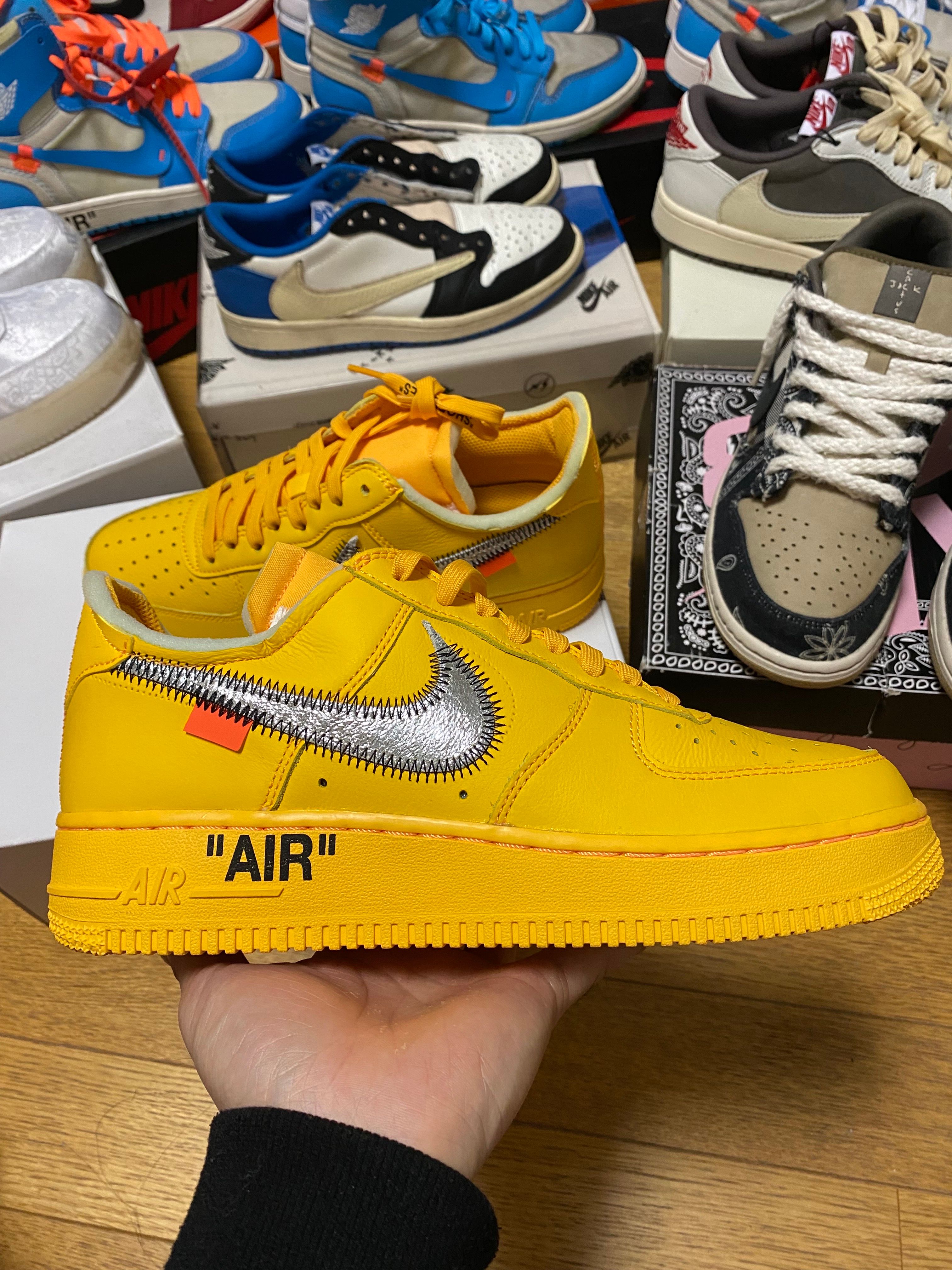 Off-White × Nike Air Force 1 Low "University Gold"