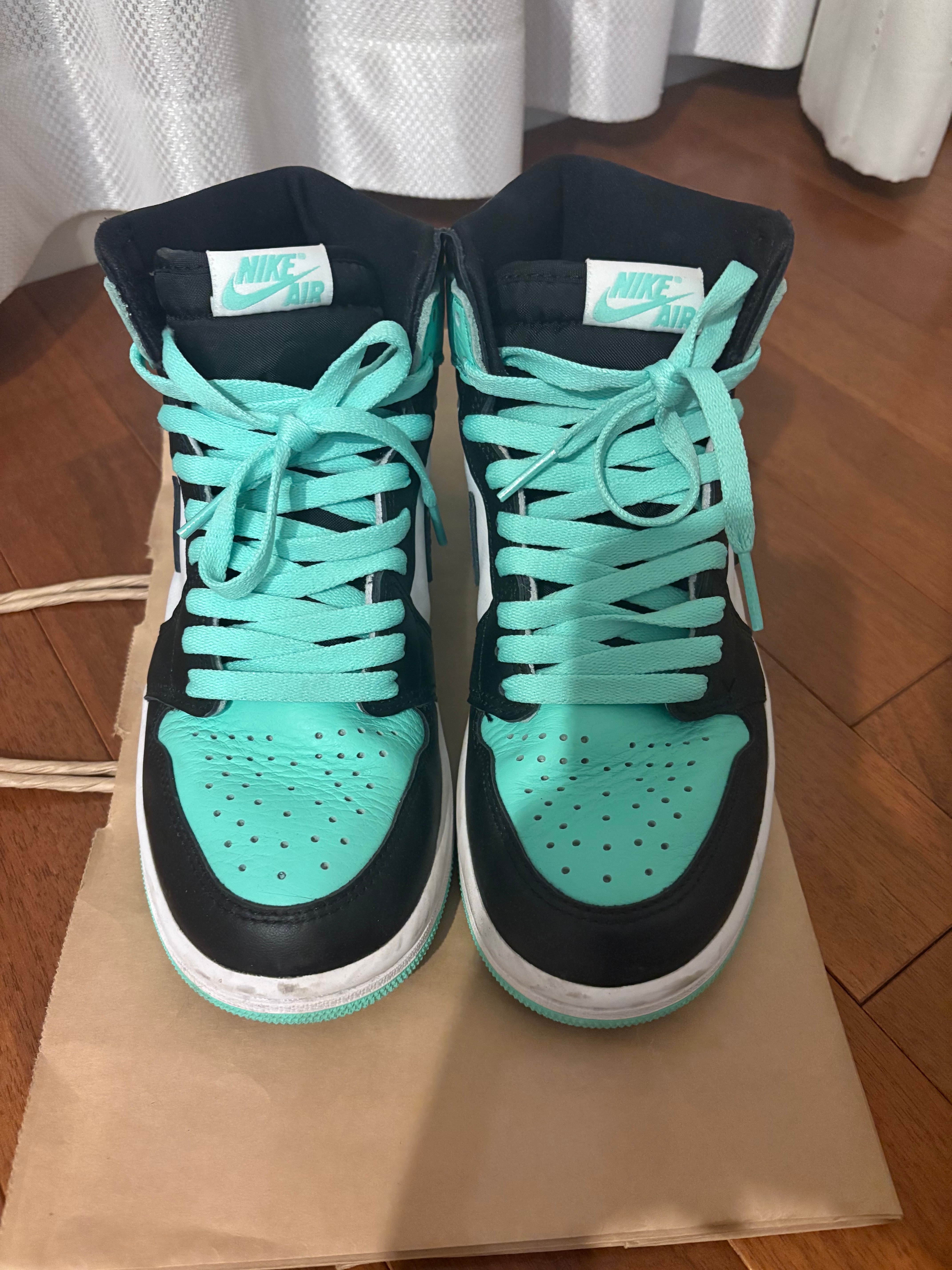 Nike Air Jordan 1 High OG "Green Glow"