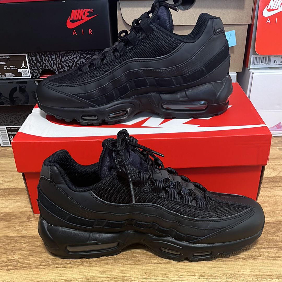 Nike Air Max 95 Essential "Black/Dark Grey/Black"