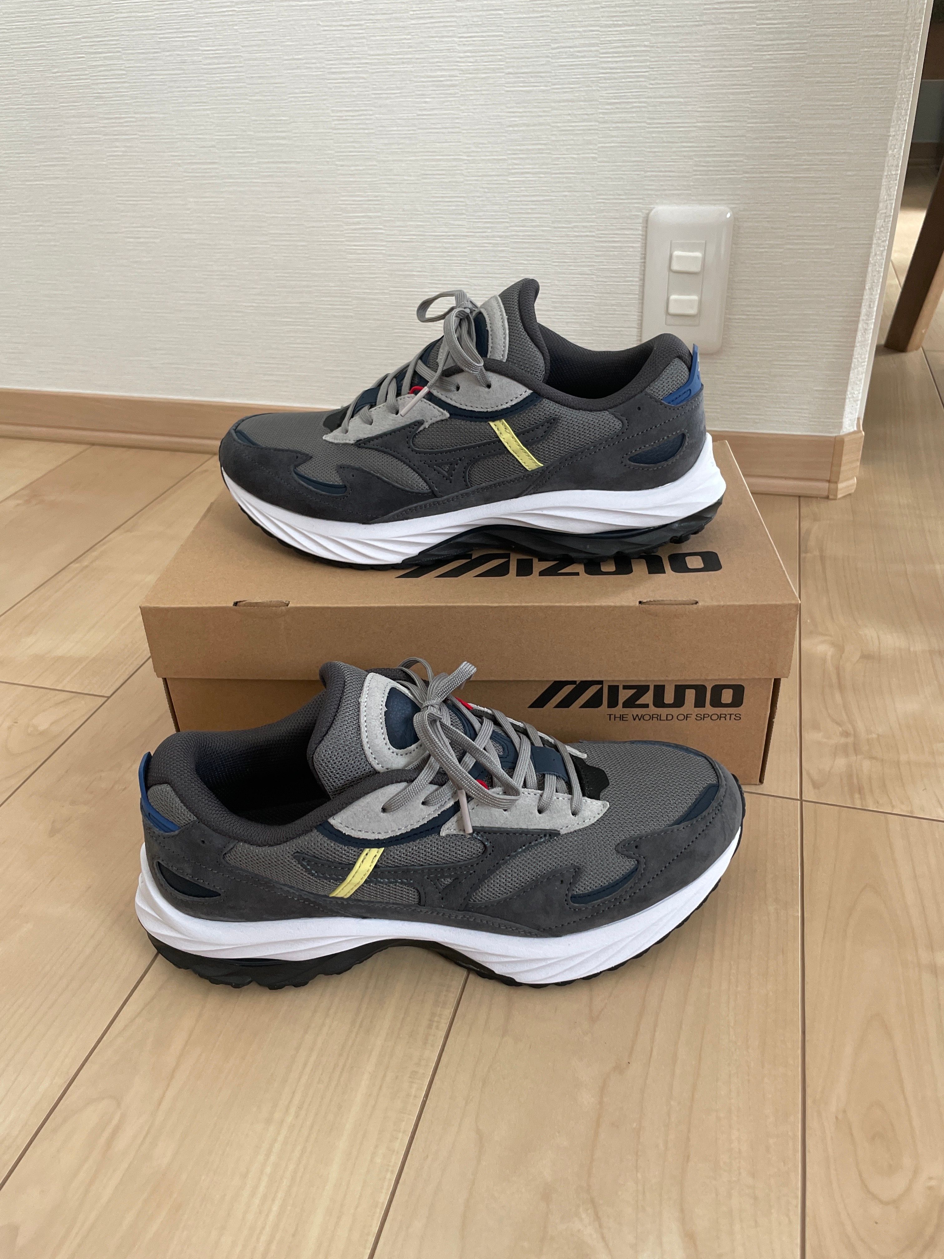 Graphpaper × Mizuno Wave Rider β "Gray Wall"
