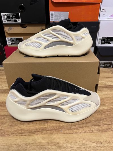 adidas YEEZY 700V3 "Azael"