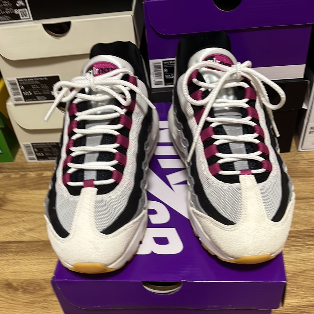 Nike SB Air Max 95 "Summit White/Cactus Flower"