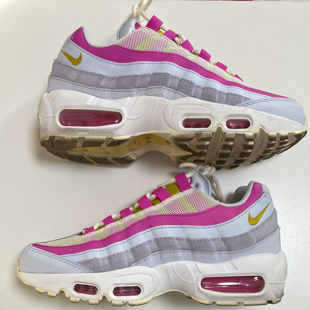 Nike Women's Air Max 95 "Football Grey/Saffron Quartz"