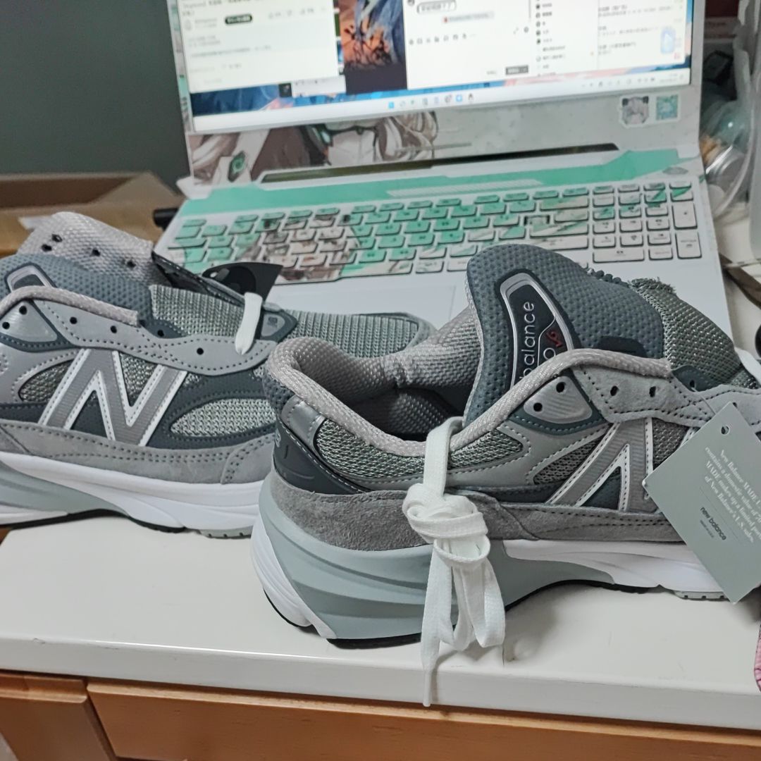 New Balance 990V6 "Gray" (Heel Logo NB)