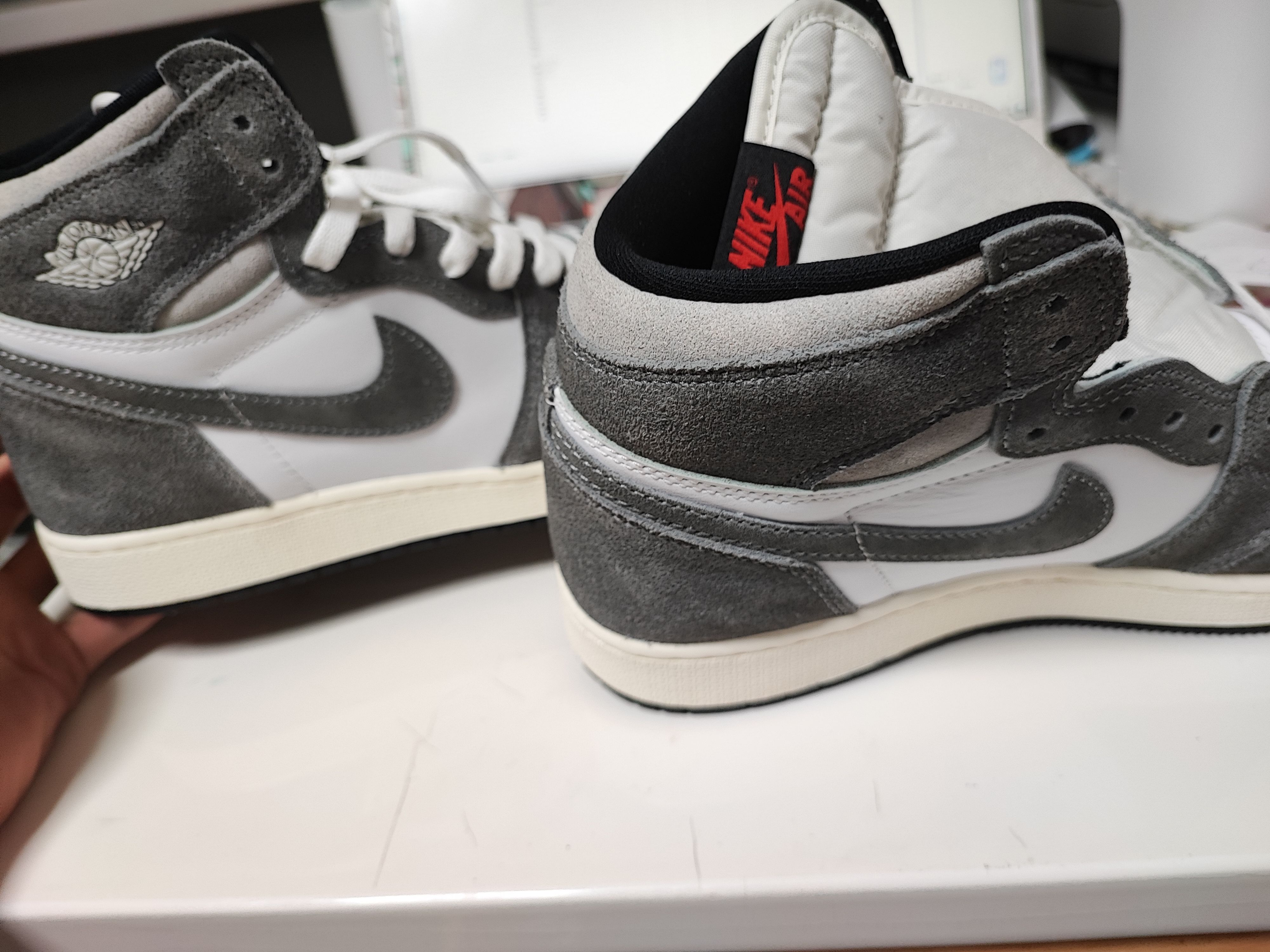 Nike GS Air Jordan 1 Retro High OG "Black and Smoke Grey"